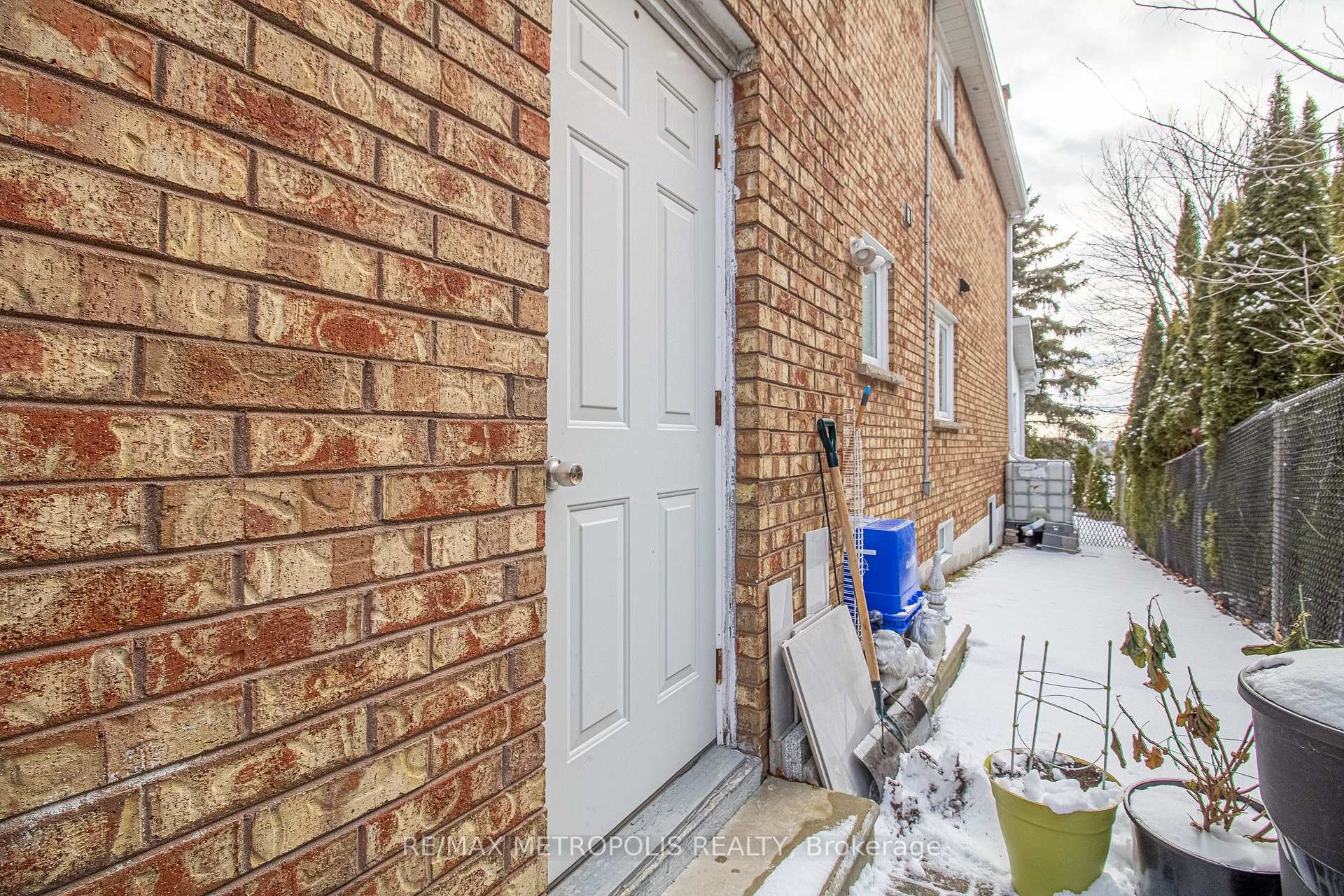 Photo 36 of Unit BSMT, 15 Havagal Crescent, Markham, Markville — HOMEH