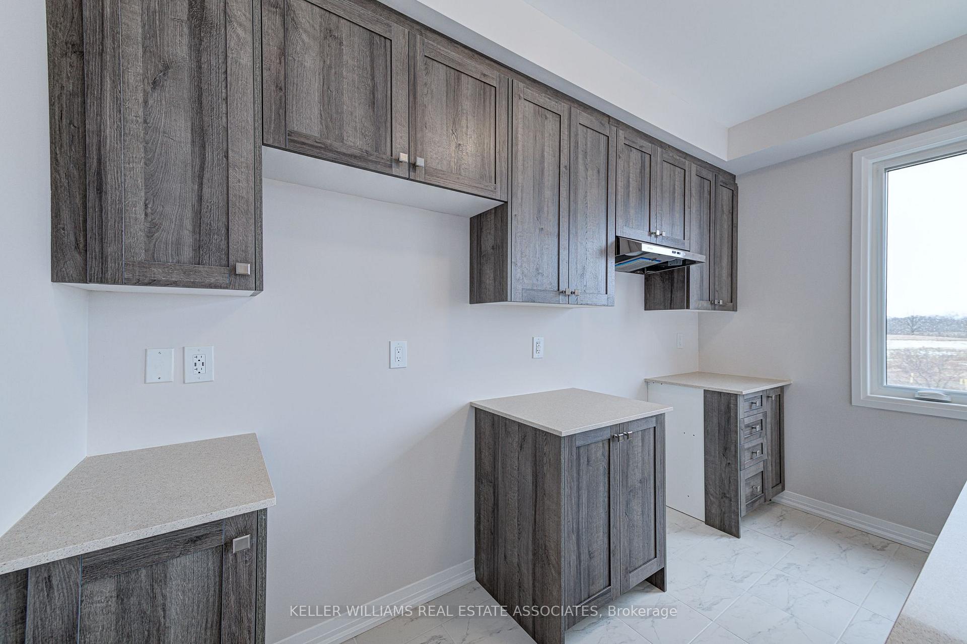 Photo 7 of 152 Freedom Crescent, Hamilton, Mount Hope — HOMEH
