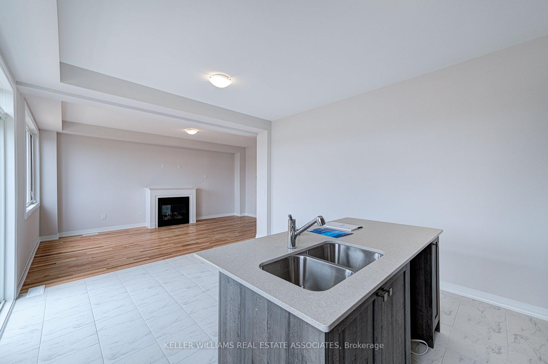Photo 8 of 152 Freedom Crescent, Hamilton, Mount Hope — HOMEH