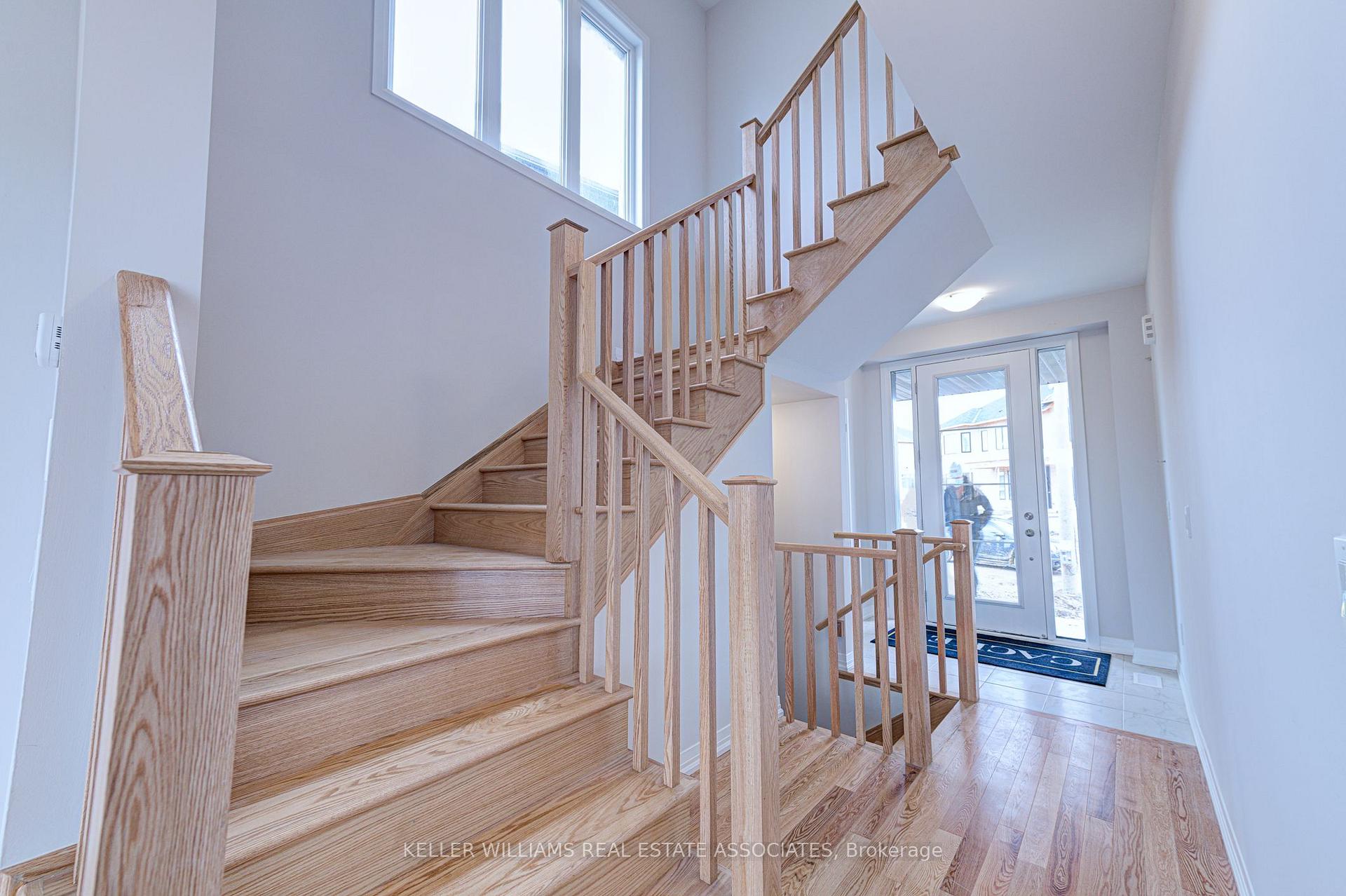 Photo 14 of 152 Freedom Crescent, Hamilton, Mount Hope — HOMEH