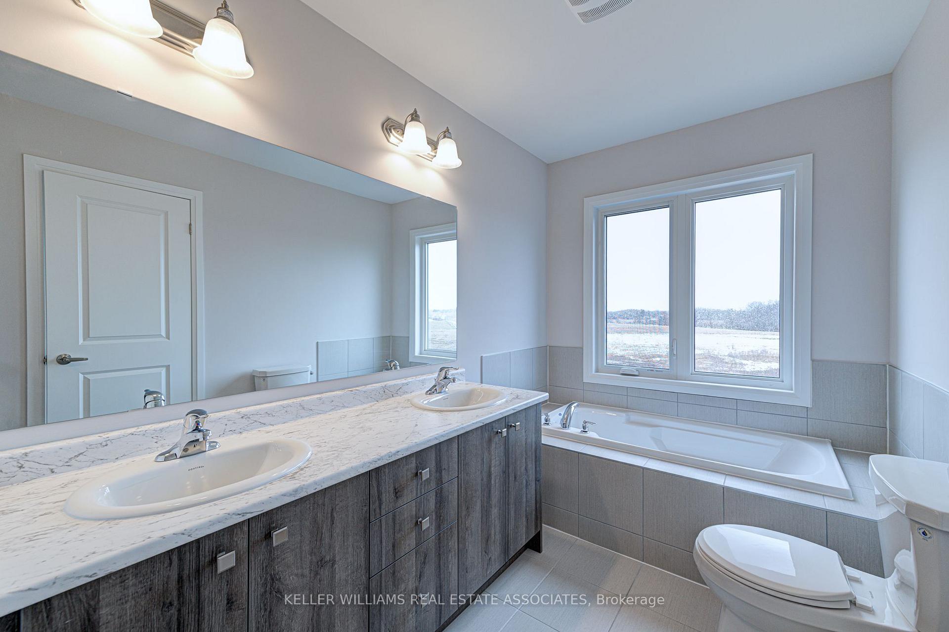 Photo 18 of 152 Freedom Crescent, Hamilton, Mount Hope — HOMEH