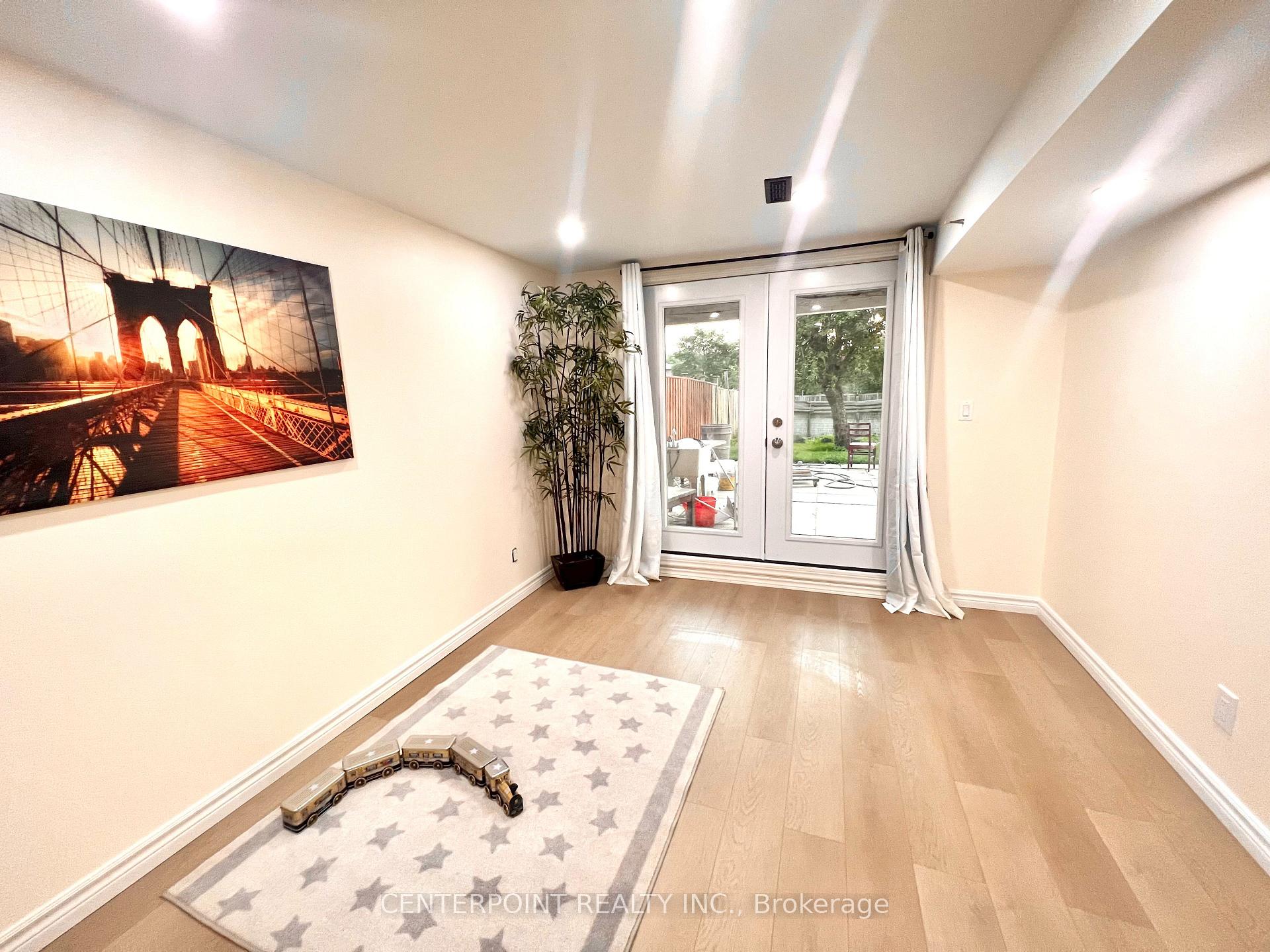 Photo 2 of 95 Bedale Crescent, Markham, Milliken Mills West — HOMEH