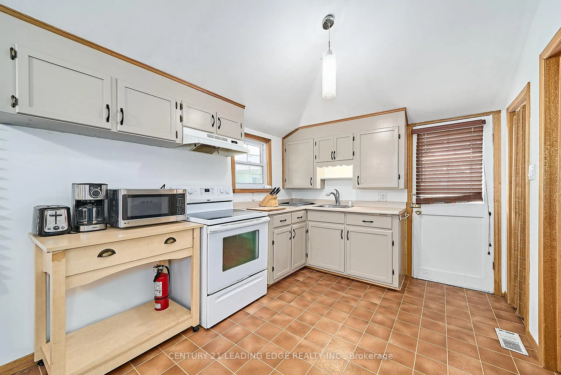 Photo 19 of 225 Arnott Drive, Selwyn — HOMEH