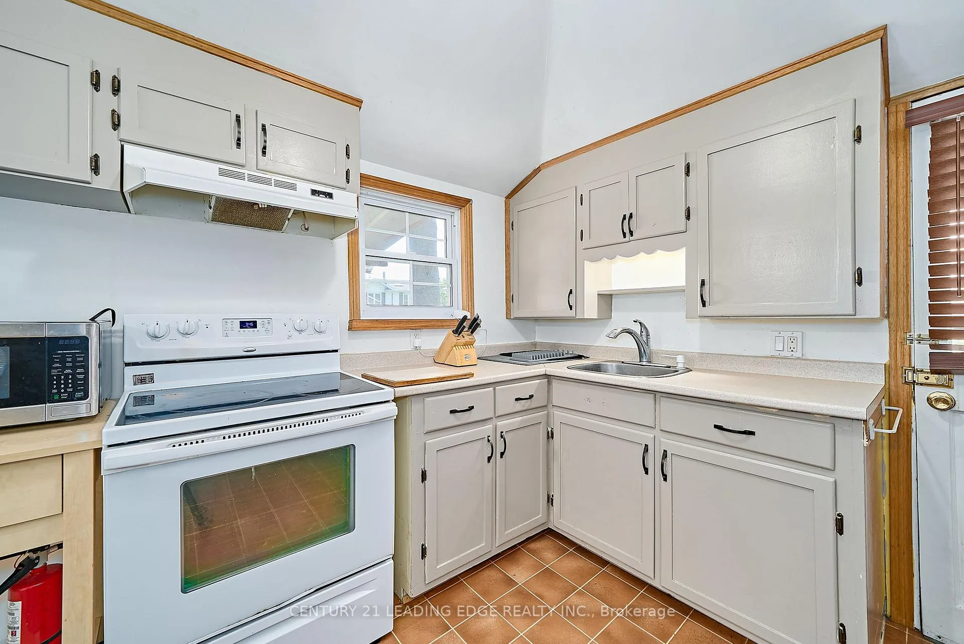 Photo 21 of 225 Arnott Drive, Selwyn — HOMEH