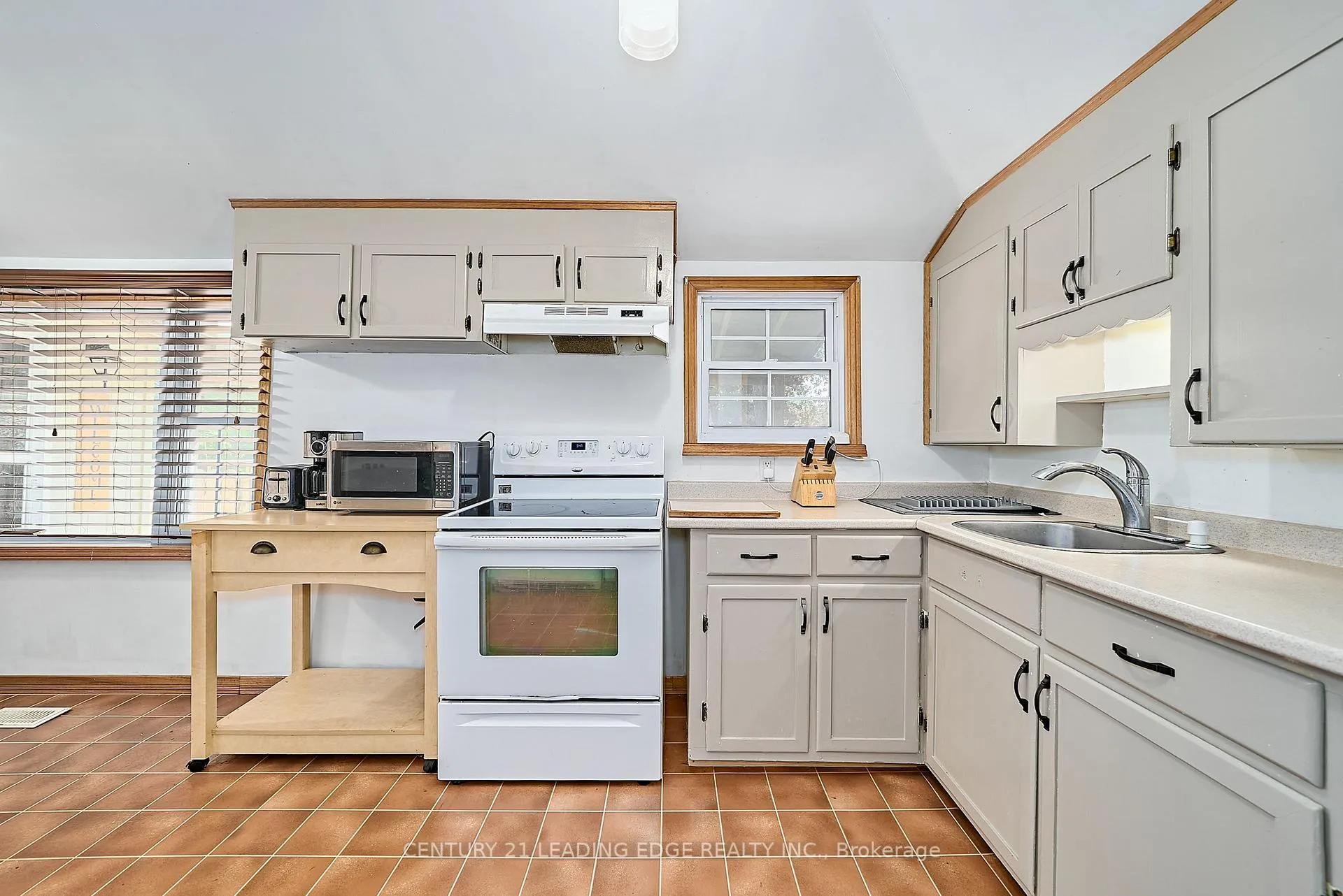 Photo 22 of 225 Arnott Drive, Selwyn — HOMEH