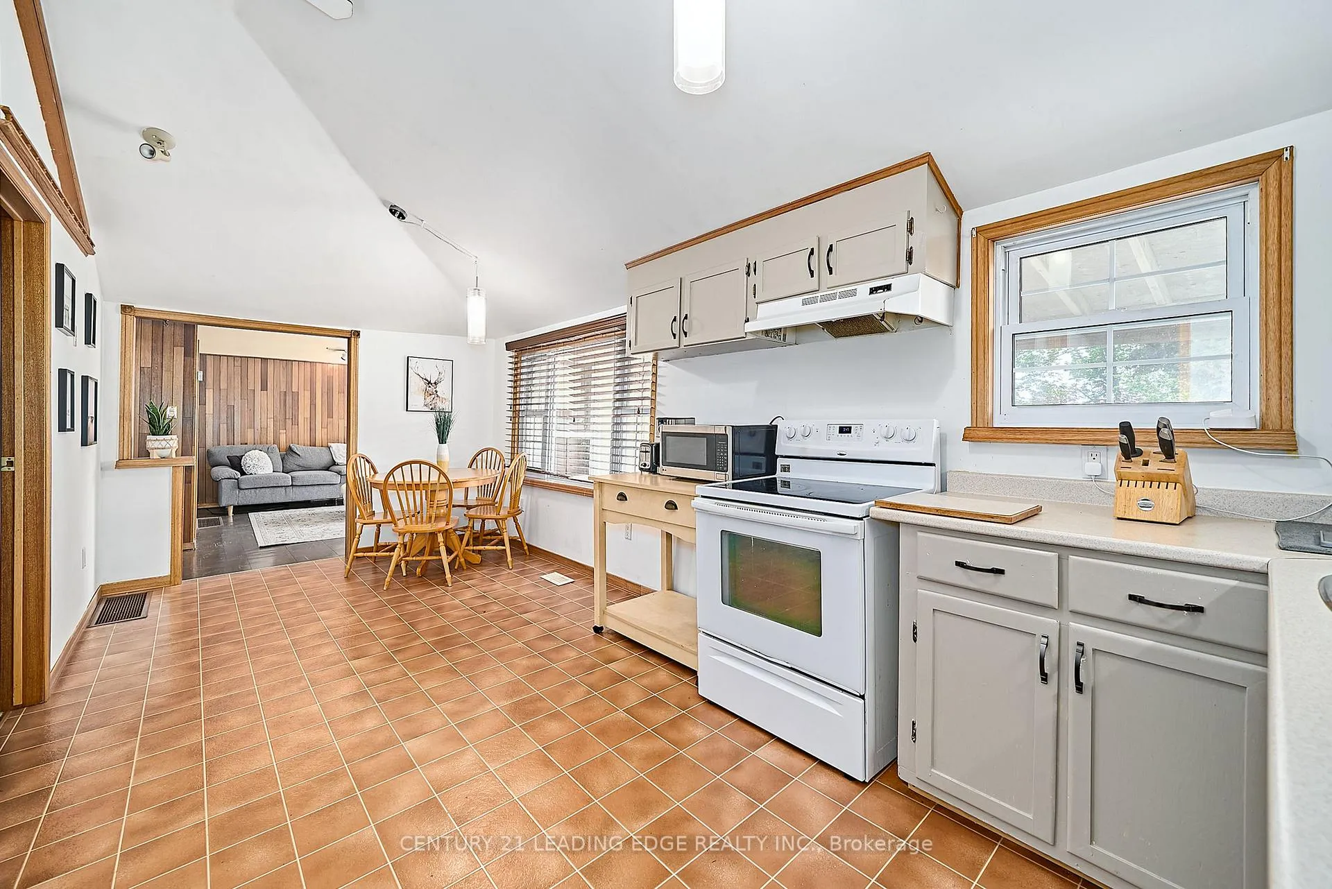 Photo 23 of 225 Arnott Drive, Selwyn — HOMEH