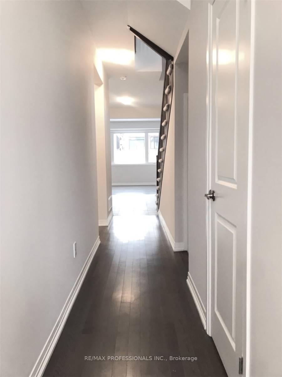 Photo 3 of 252 Provident Way, Hamilton, Mount Hope — HOMEH