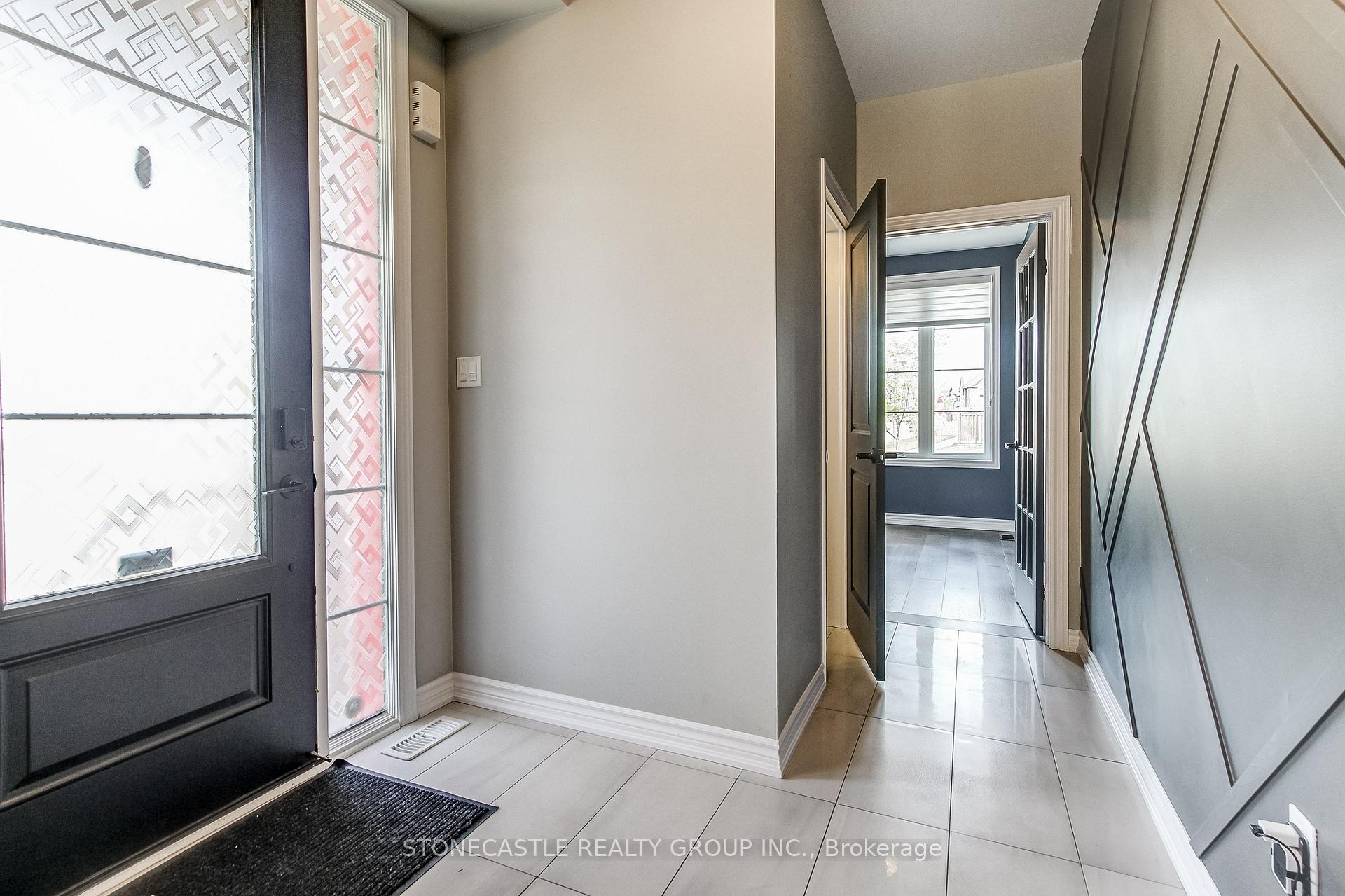 Photo 2 of 526 Beam Court, Milton, Ford — HOMEH