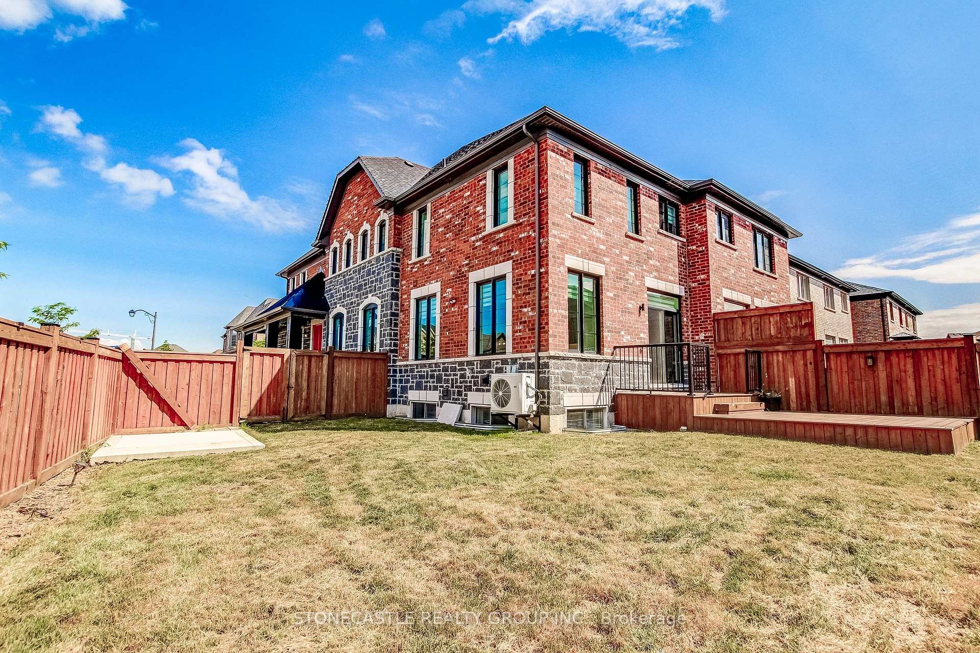Photo 23 of 526 Beam Court, Milton, Ford — HOMEH