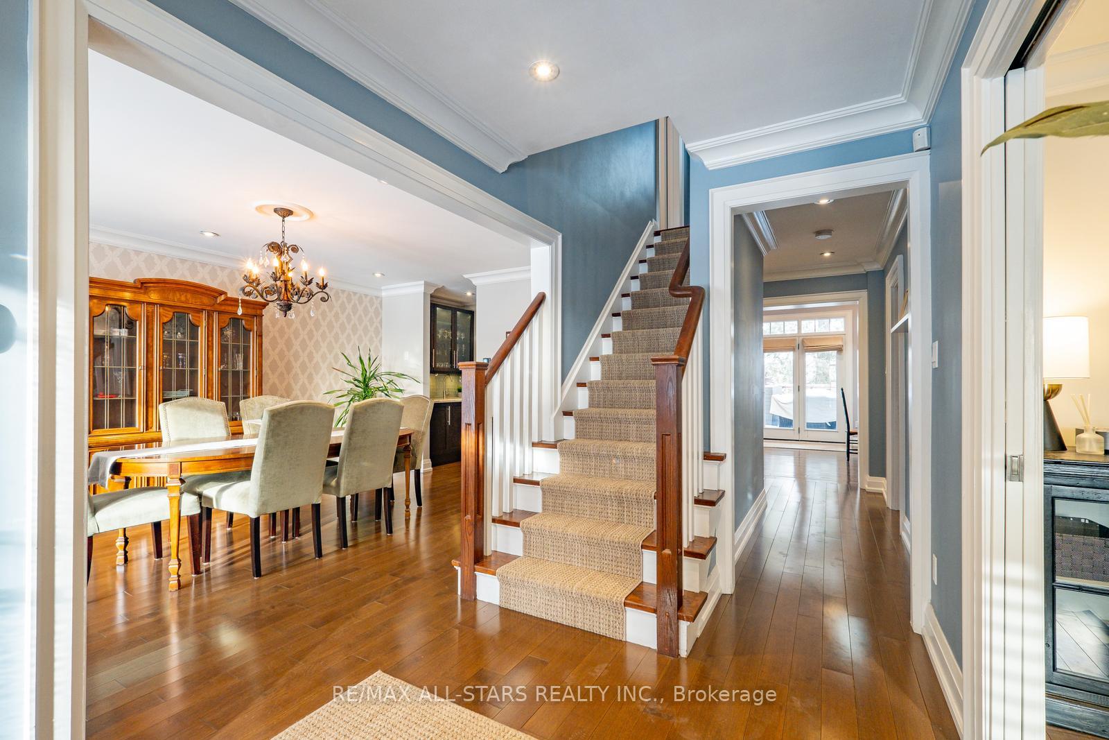 Photo 7 of 39 Lincoln Green Drive, Markham, Bullock — HOMEH