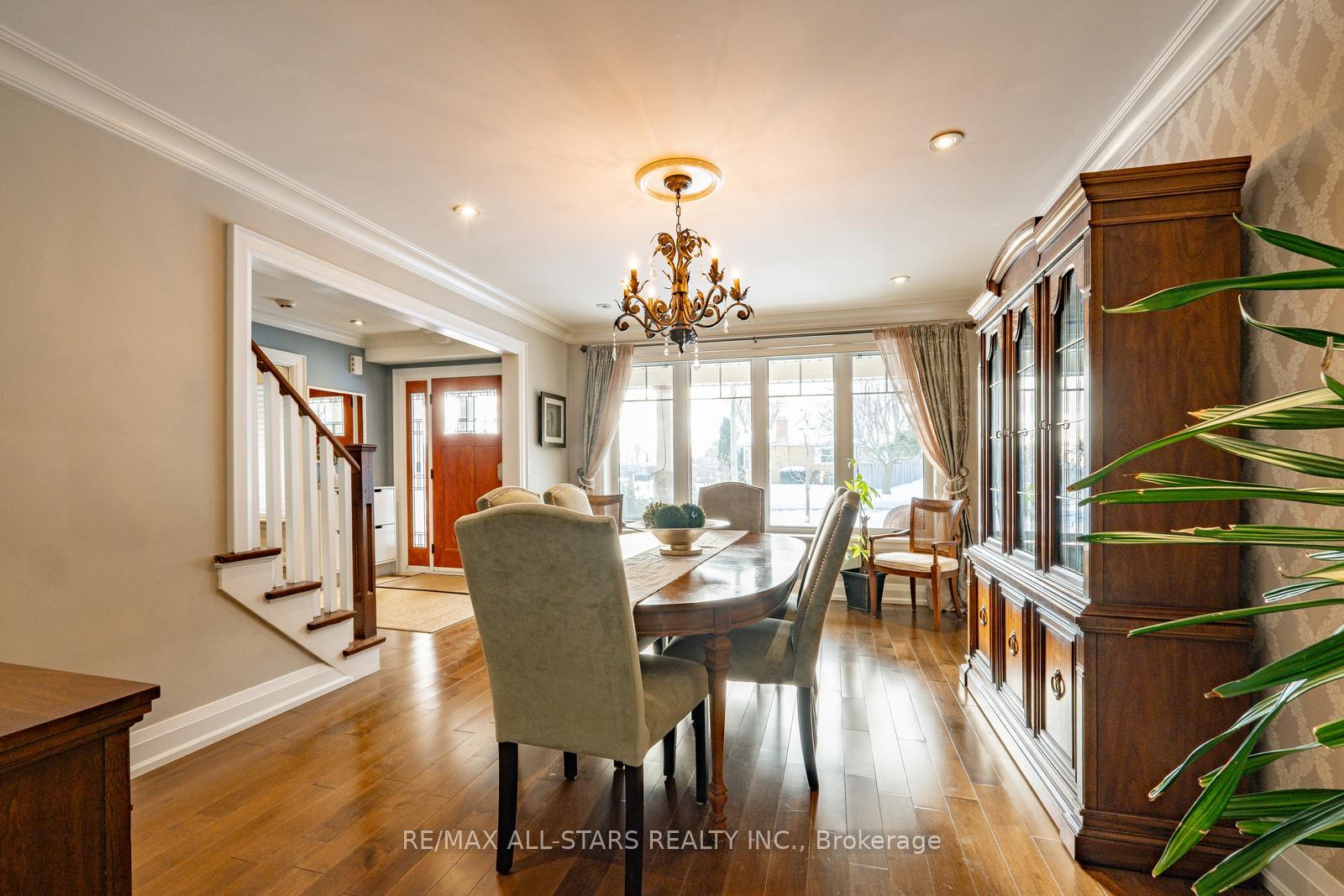 Photo 9 of 39 Lincoln Green Drive, Markham, Bullock — HOMEH