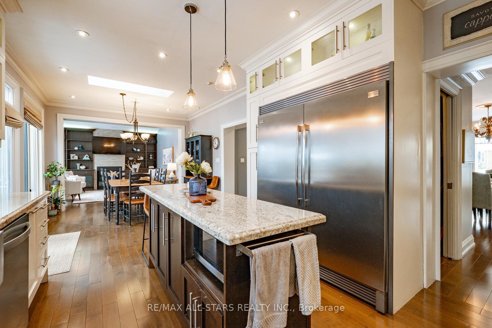 Photo 16 of 39 Lincoln Green Drive, Markham, Bullock — HOMEH