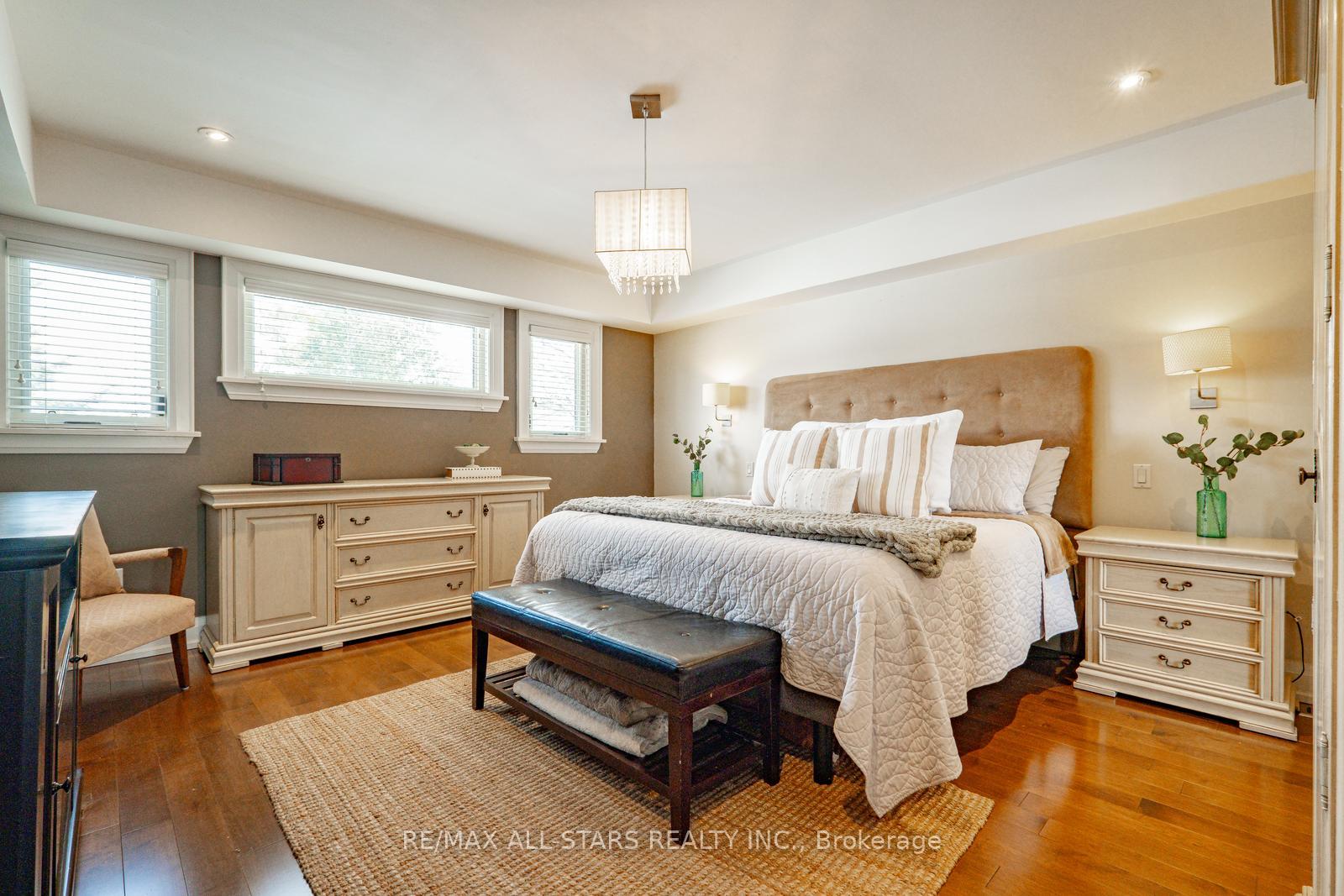 Photo 25 of 39 Lincoln Green Drive, Markham, Bullock — HOMEH