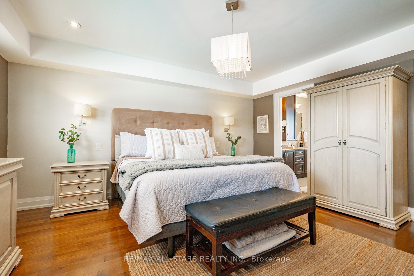 Photo 26 of 39 Lincoln Green Drive, Markham, Bullock — HOMEH