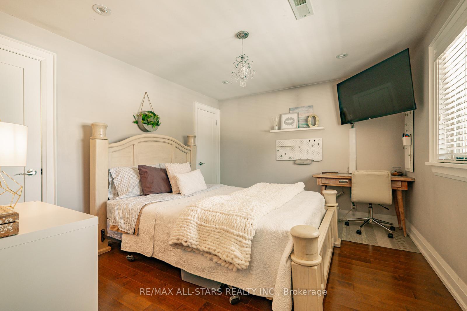 Photo 30 of 39 Lincoln Green Drive, Markham, Bullock — HOMEH