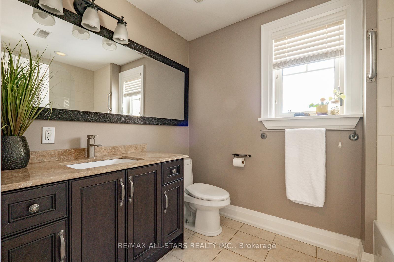 Photo 34 of 39 Lincoln Green Drive, Markham, Bullock — HOMEH
