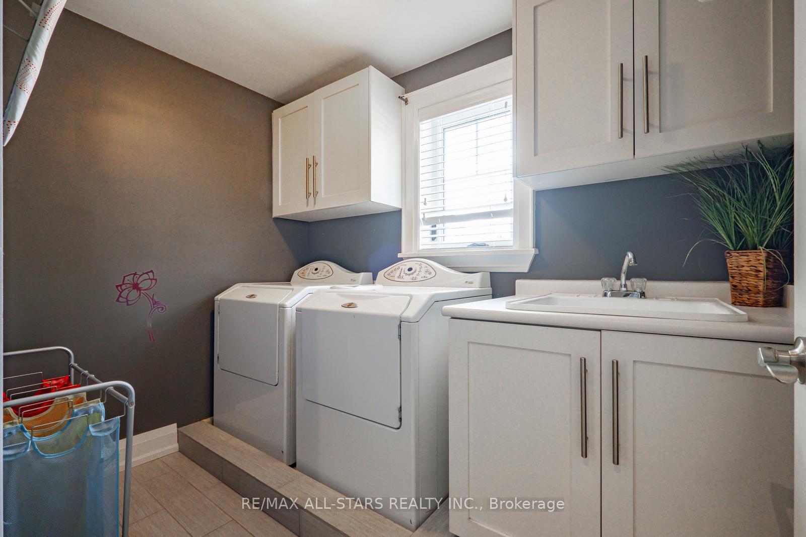 Photo 35 of 39 Lincoln Green Drive, Markham, Bullock — HOMEH