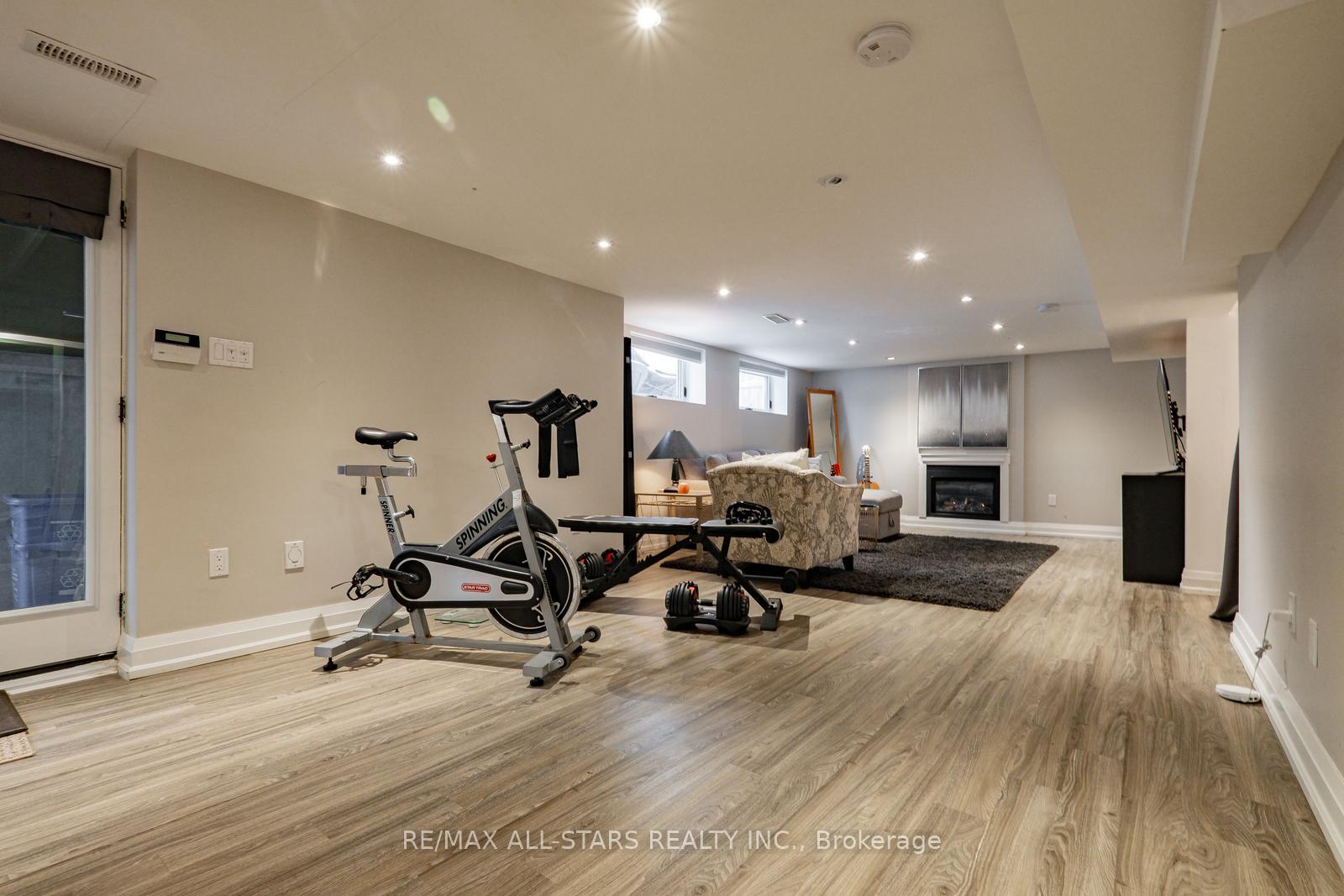 Photo 41 of 39 Lincoln Green Drive, Markham, Bullock — HOMEH