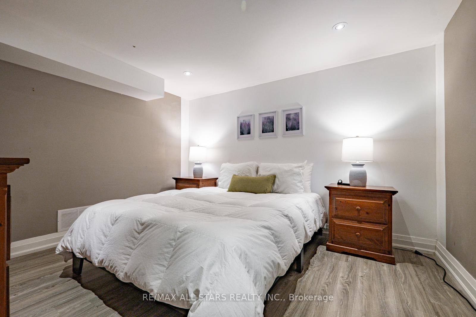 Photo 44 of 39 Lincoln Green Drive, Markham, Bullock — HOMEH