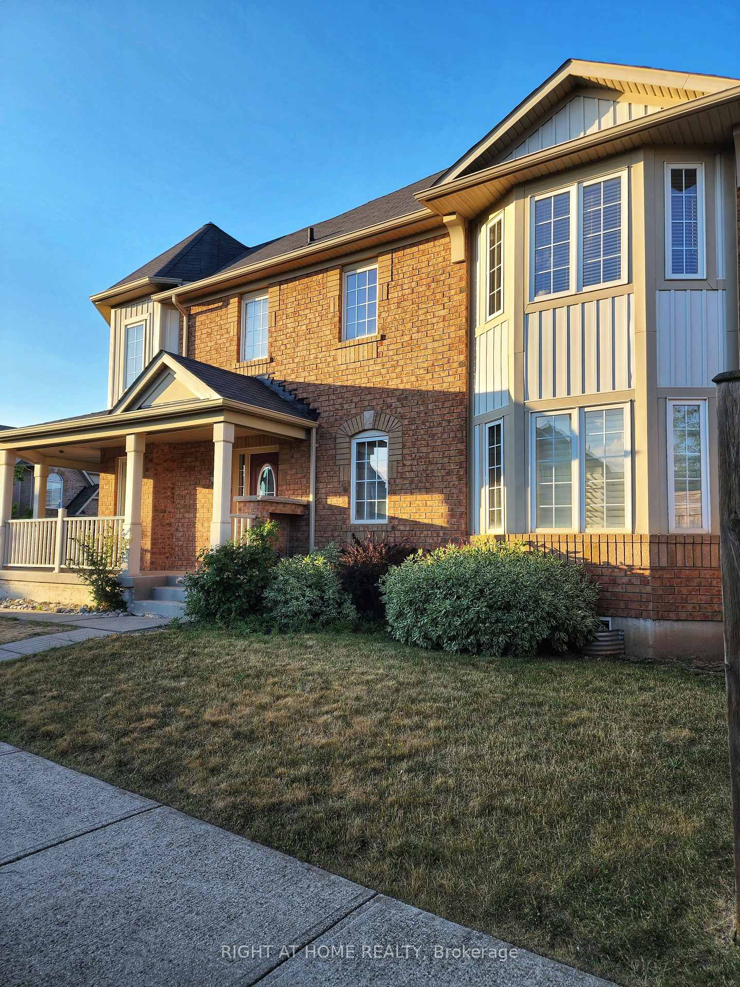 Photo 7 of 926 McTrach Crescent, Milton, Harrison — HOMEH
