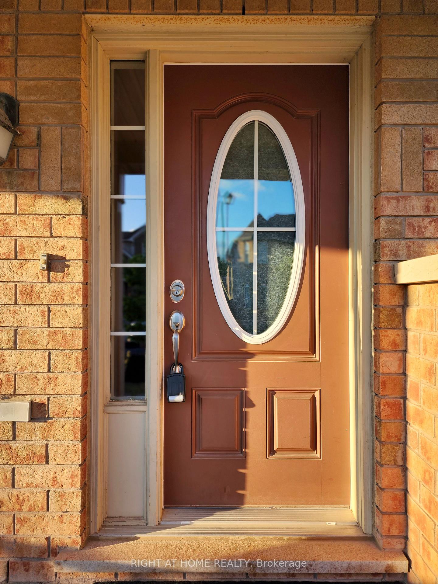 Photo 9 of 926 McTrach Crescent, Milton, Harrison — HOMEH