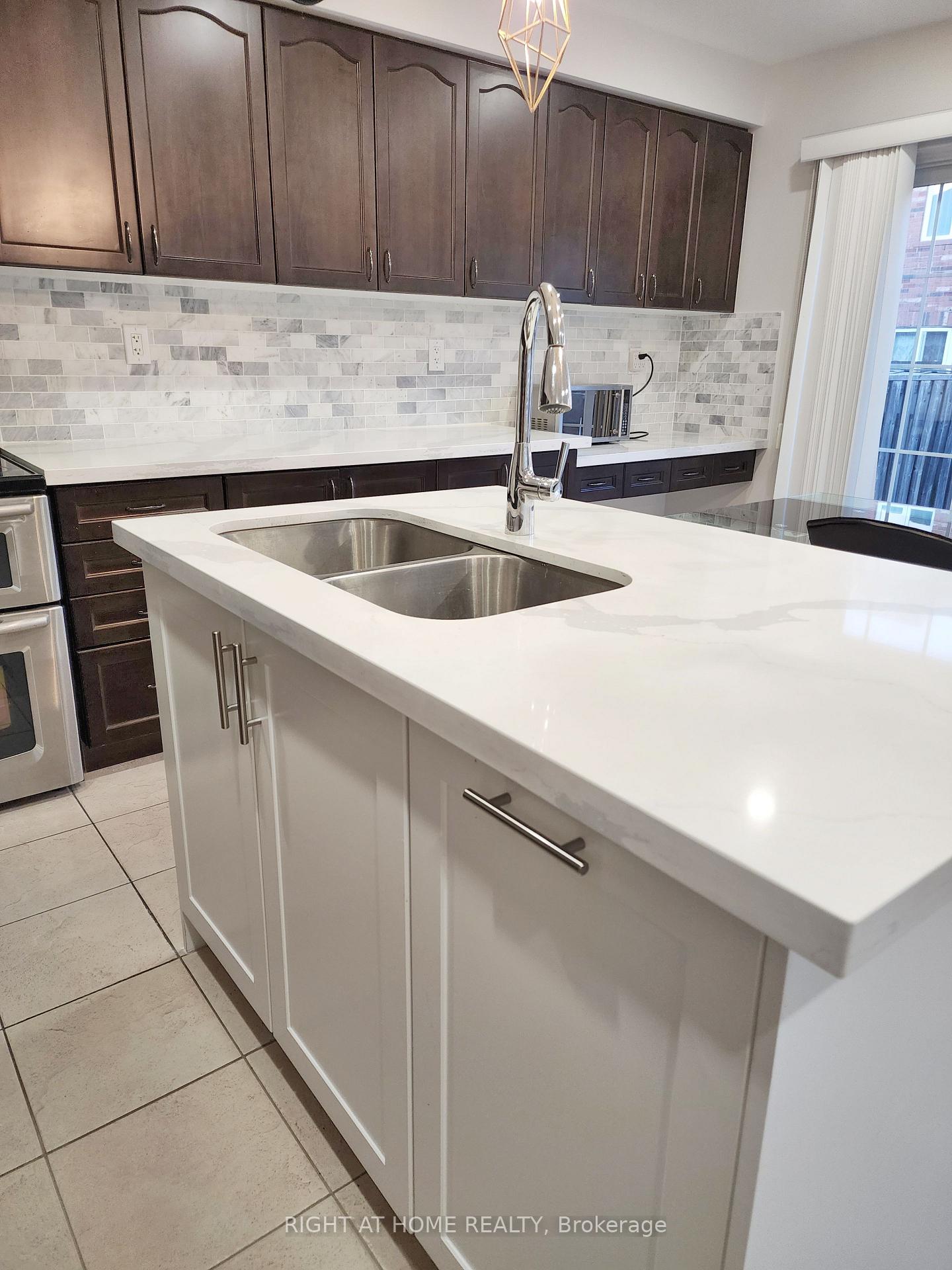 Photo 14 of 926 McTrach Crescent, Milton, Harrison — HOMEH