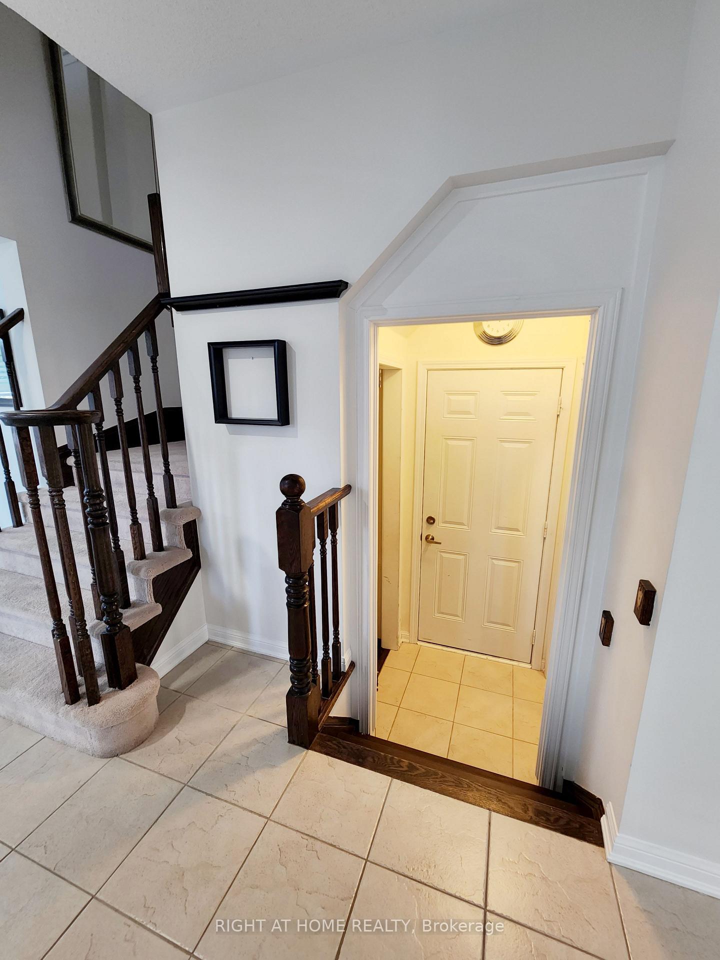 Photo 4 of 926 McTrach Crescent, Milton, Harrison — HOMEH