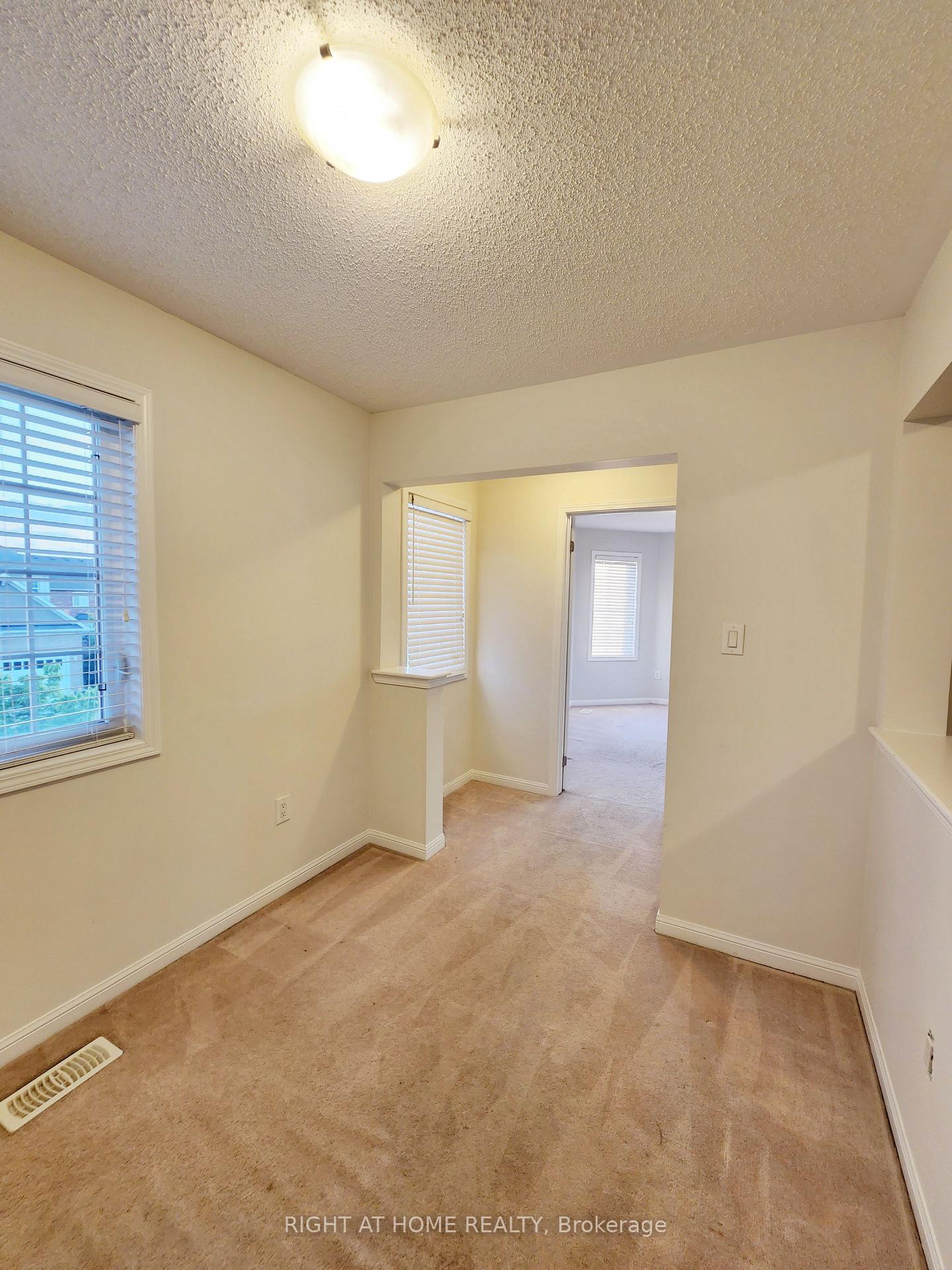 Photo 15 of 926 McTrach Crescent, Milton, Harrison — HOMEH