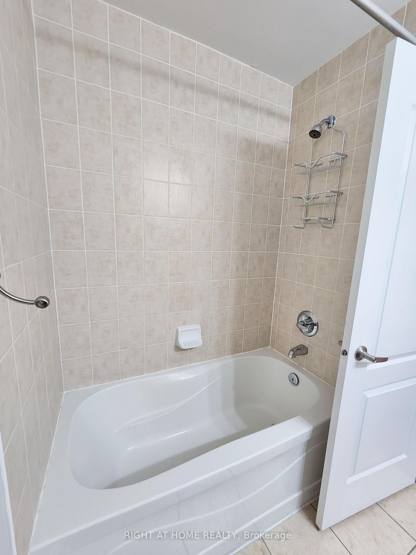 Photo 17 of 926 McTrach Crescent, Milton, Harrison — HOMEH