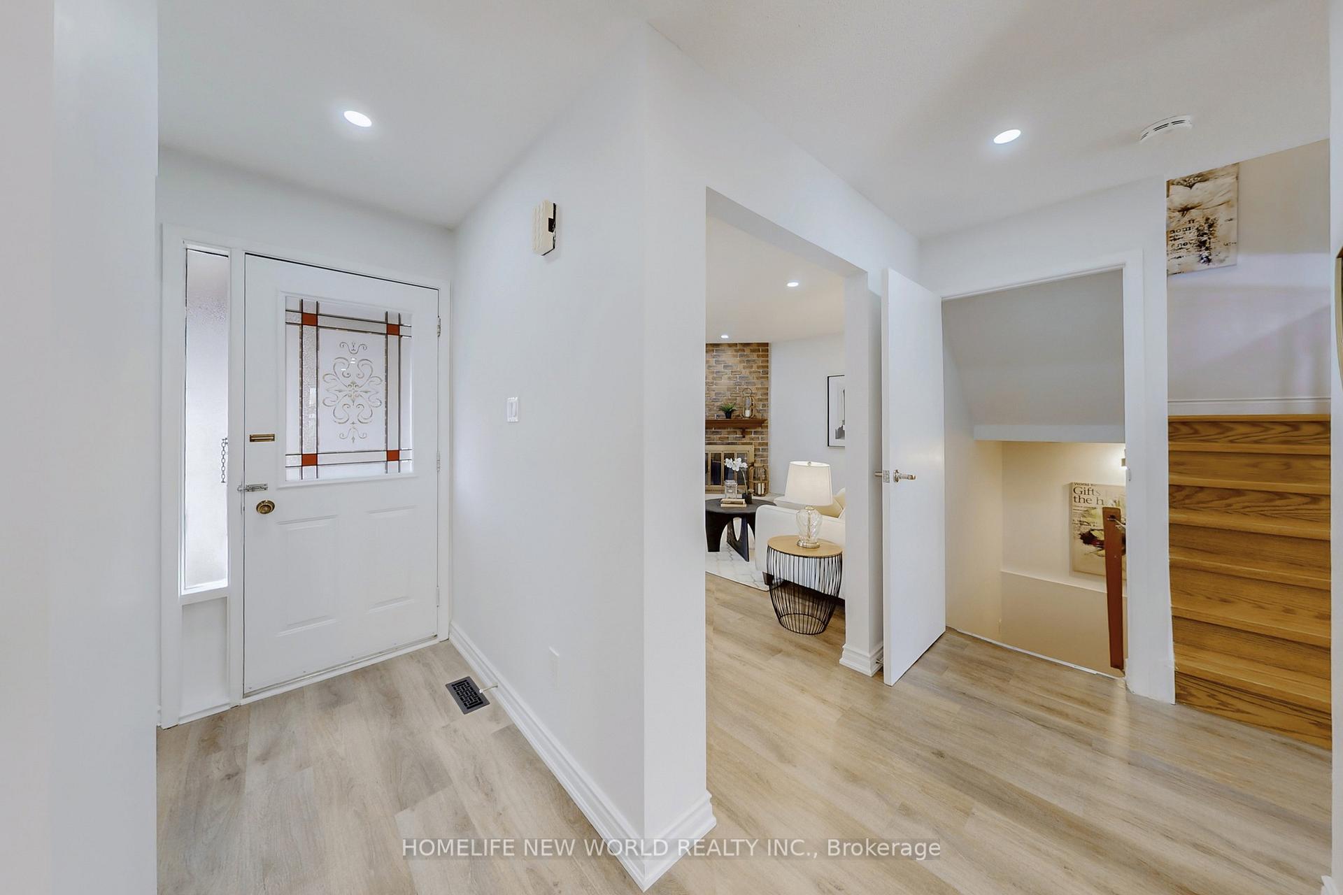 Photo 2 of 154 Appleby Crescent, Markham, Milliken Mills West — HOMEH