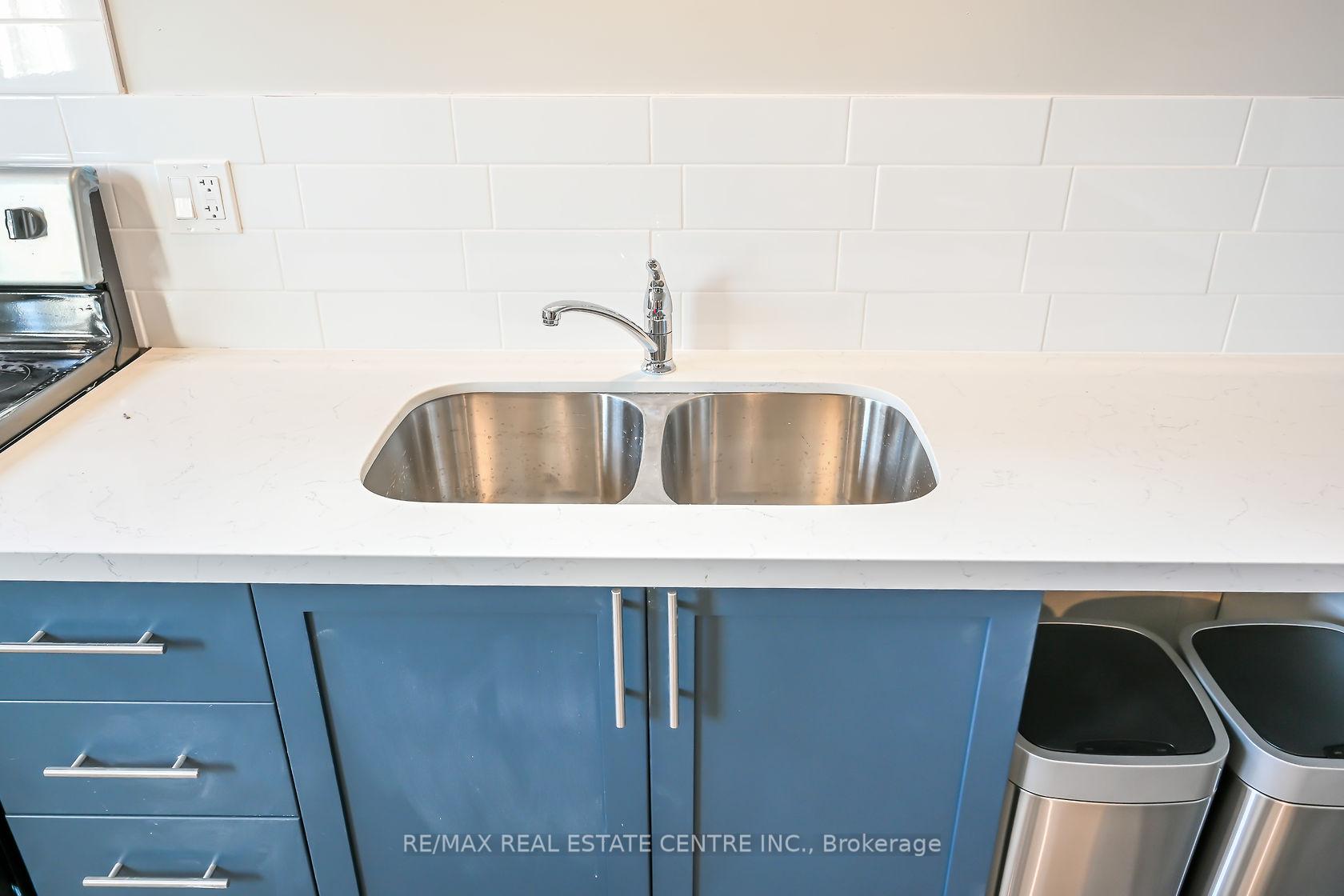 Photo 4 of Unit B, 75 Kimberly Drive, Hamilton, Rosedale — HOMEH