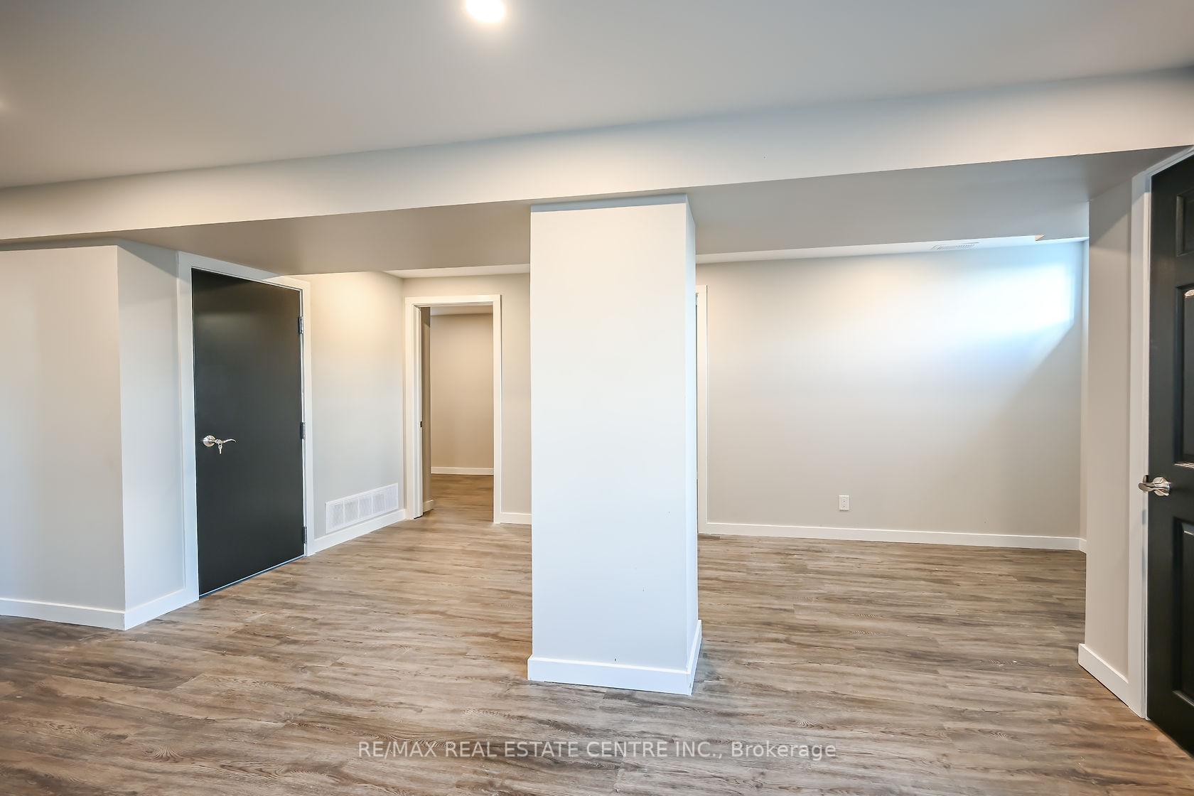 Photo 8 of Unit B, 75 Kimberly Drive, Hamilton, Rosedale — HOMEH