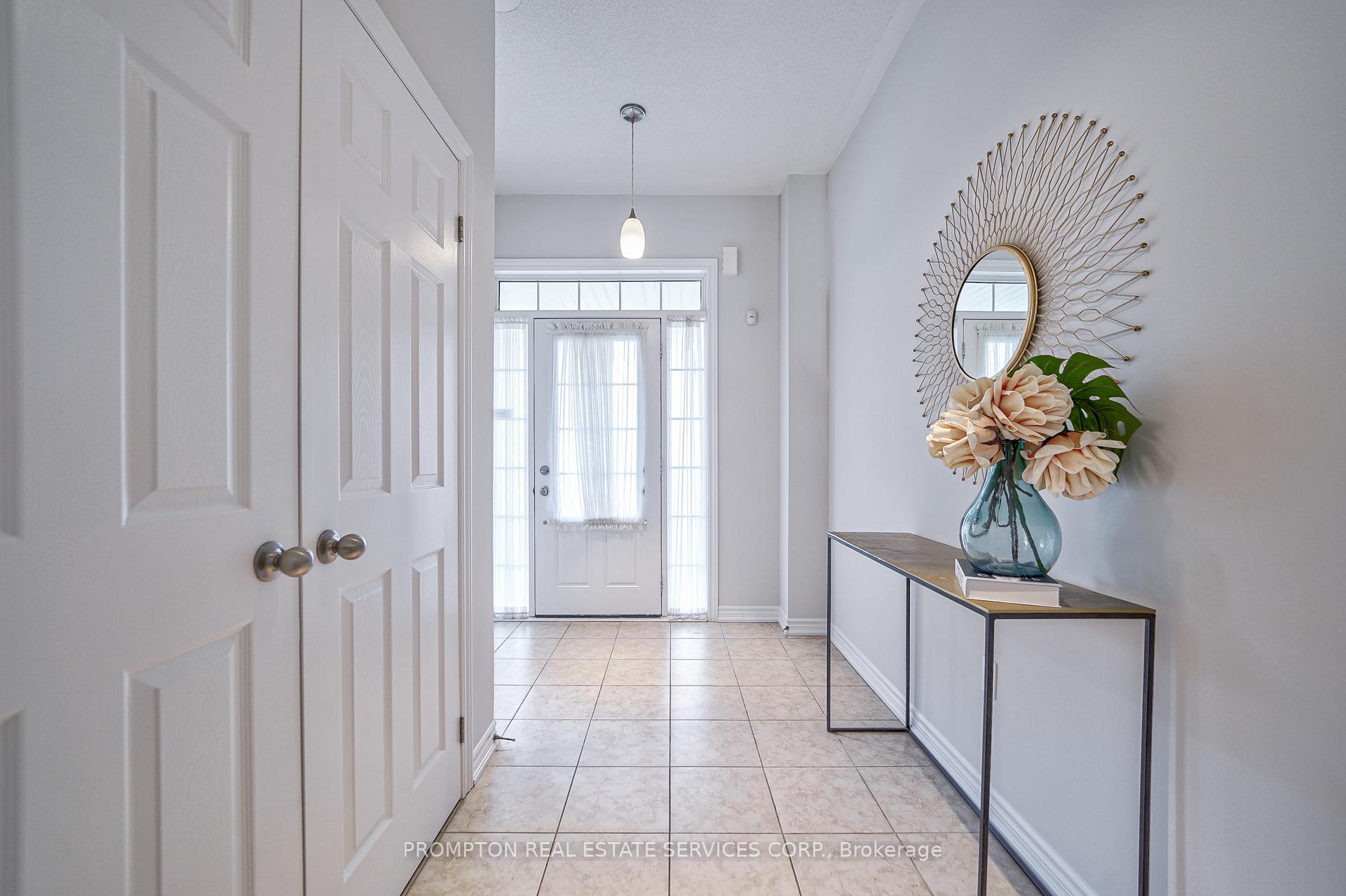 Photo 5 of 26 Memon Place, Markham, Wismer — HOMEH