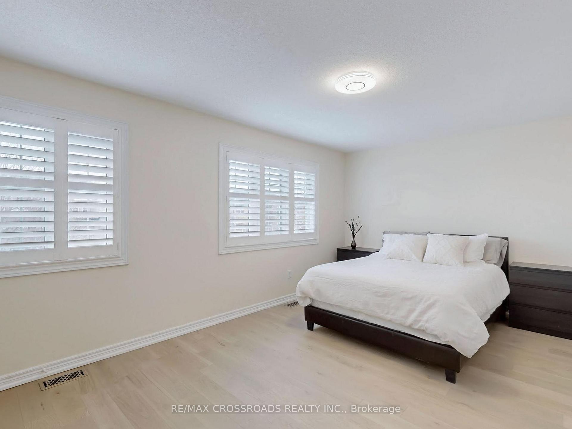Photo 12 of 7 Piera Gardens, Markham, Village Green-South Unionville — HOMEH
