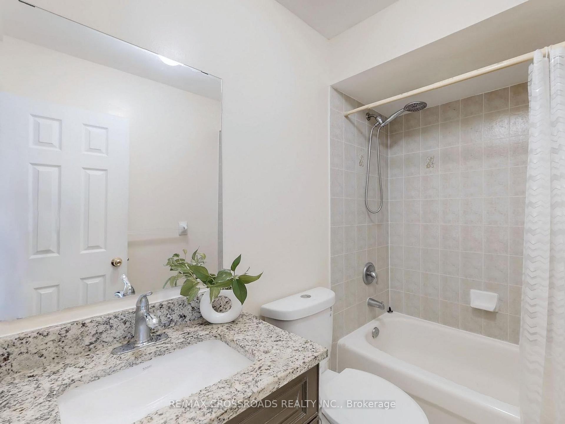 Photo 16 of 7 Piera Gardens, Markham, Village Green-South Unionville — HOMEH