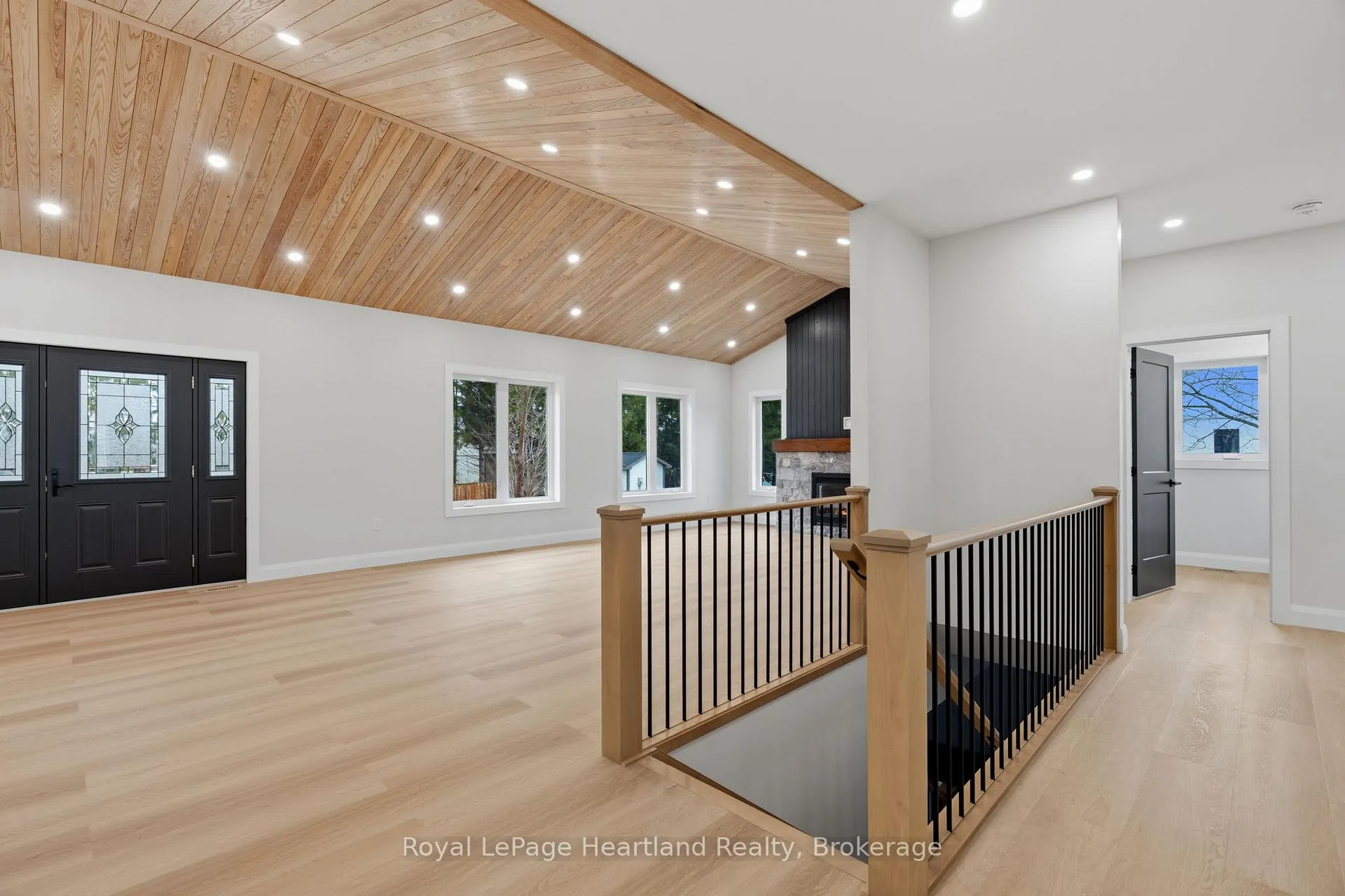 Photo 6 of 345 Turnberry Street, North Huron, Wingham — HOMEH