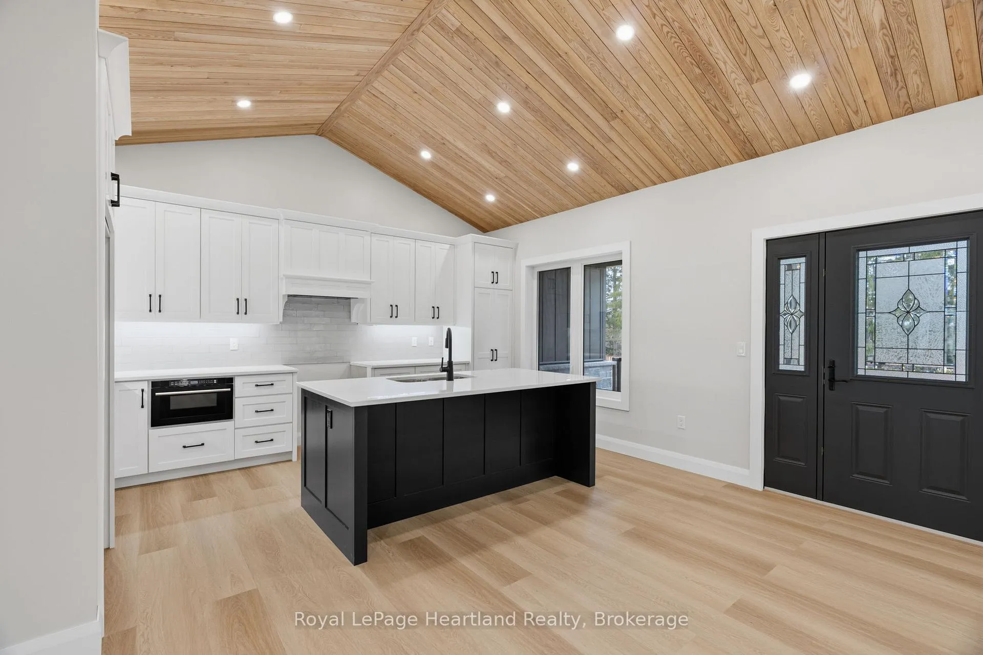 Photo 7 of 345 Turnberry Street, North Huron, Wingham — HOMEH