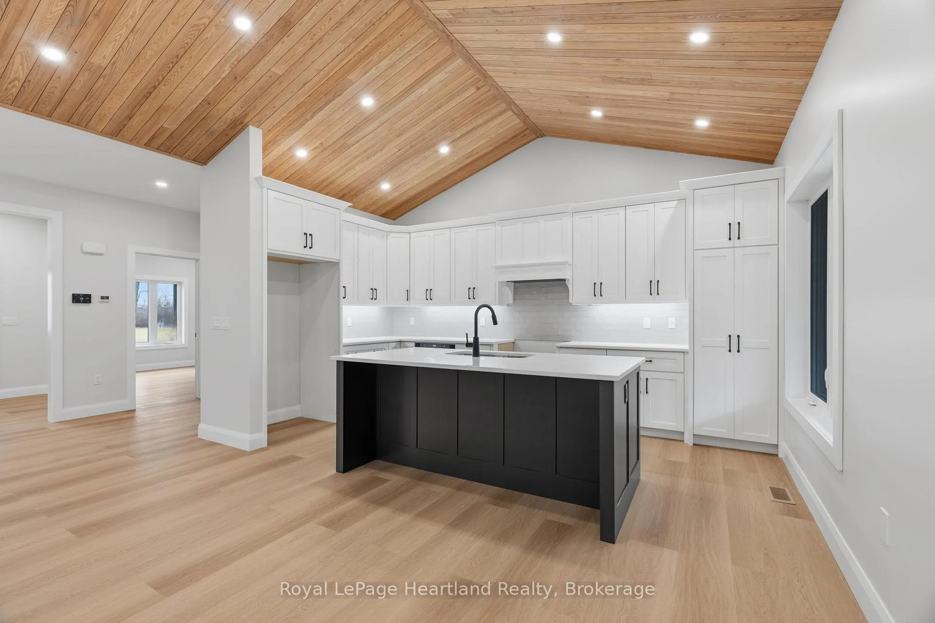 Photo 9 of 345 Turnberry Street, North Huron, Wingham — HOMEH