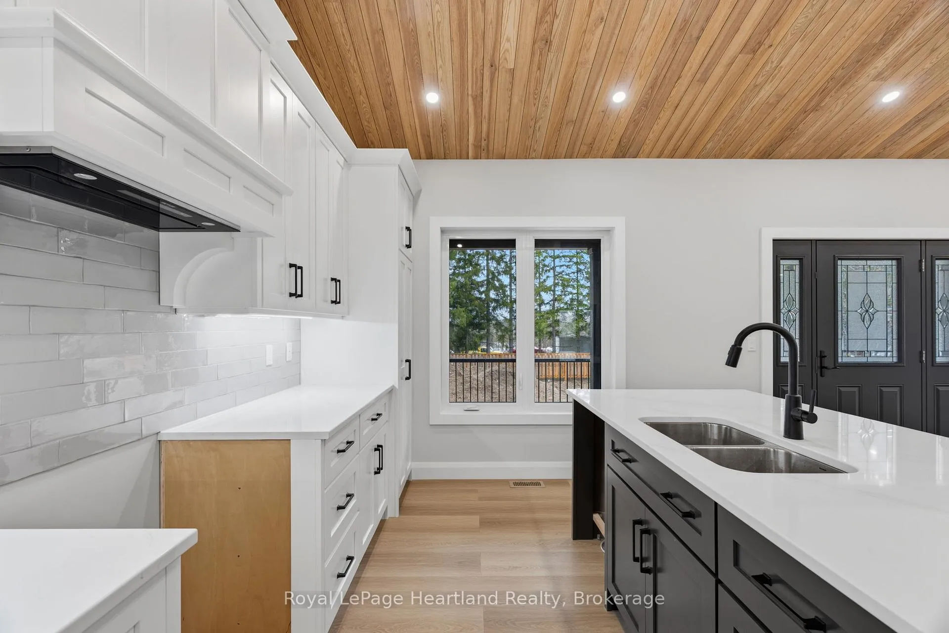 Photo 11 of 345 Turnberry Street, North Huron, Wingham — HOMEH