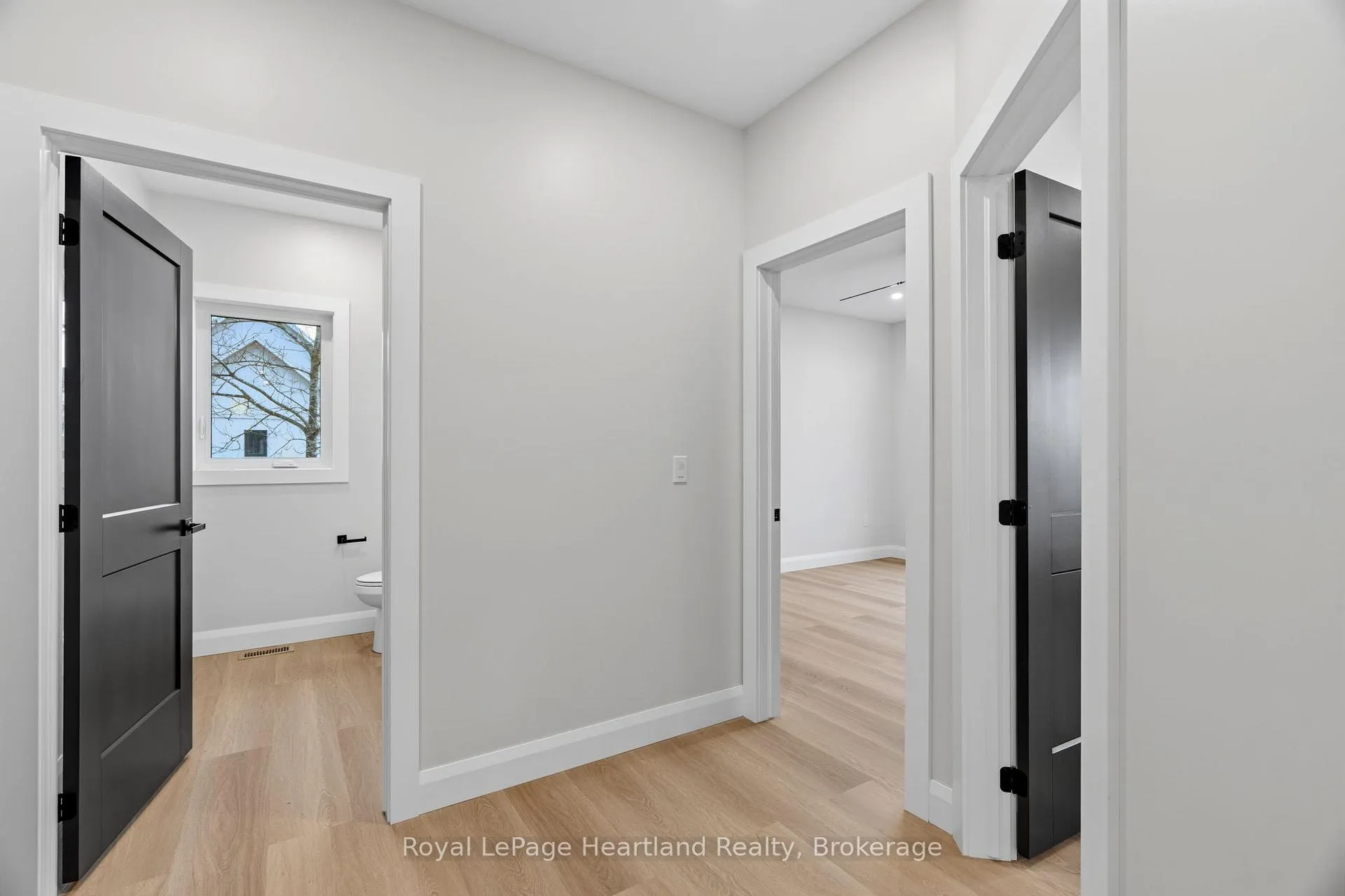 Photo 17 of 345 Turnberry Street, North Huron, Wingham — HOMEH