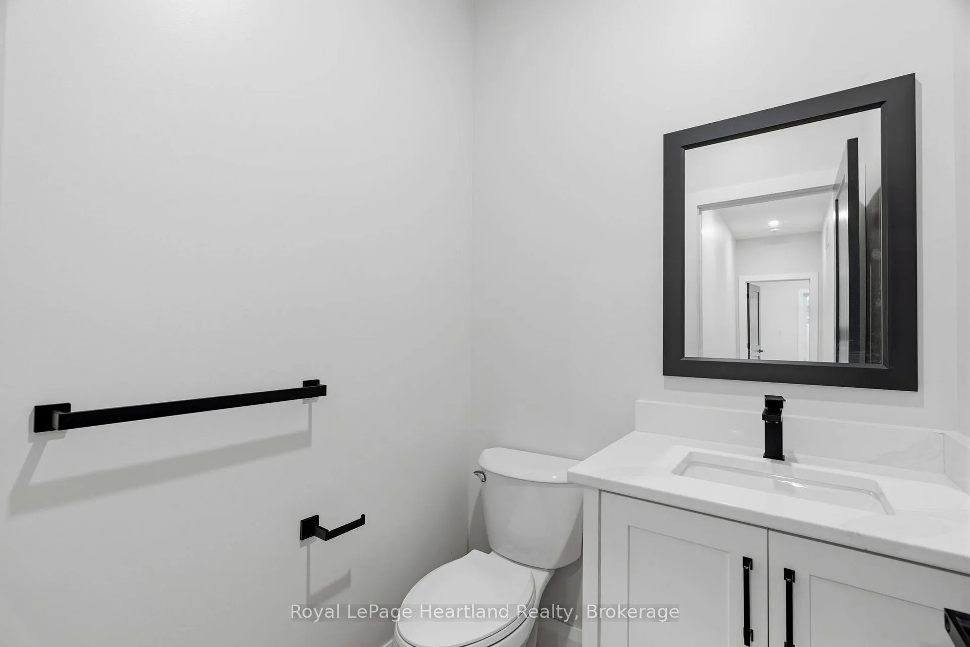 Photo 25 of 345 Turnberry Street, North Huron, Wingham — HOMEH
