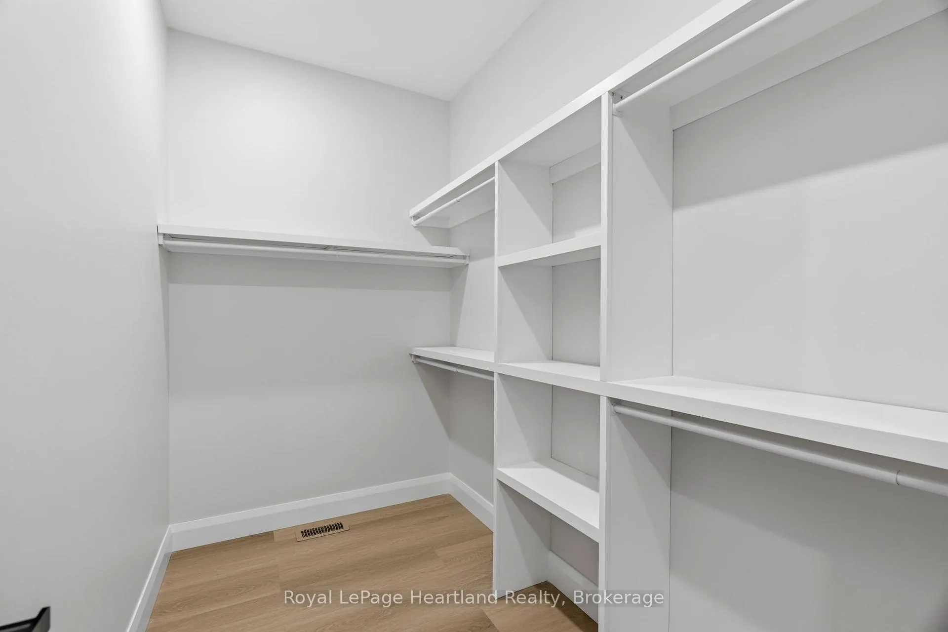 Photo 28 of 345 Turnberry Street, North Huron, Wingham — HOMEH