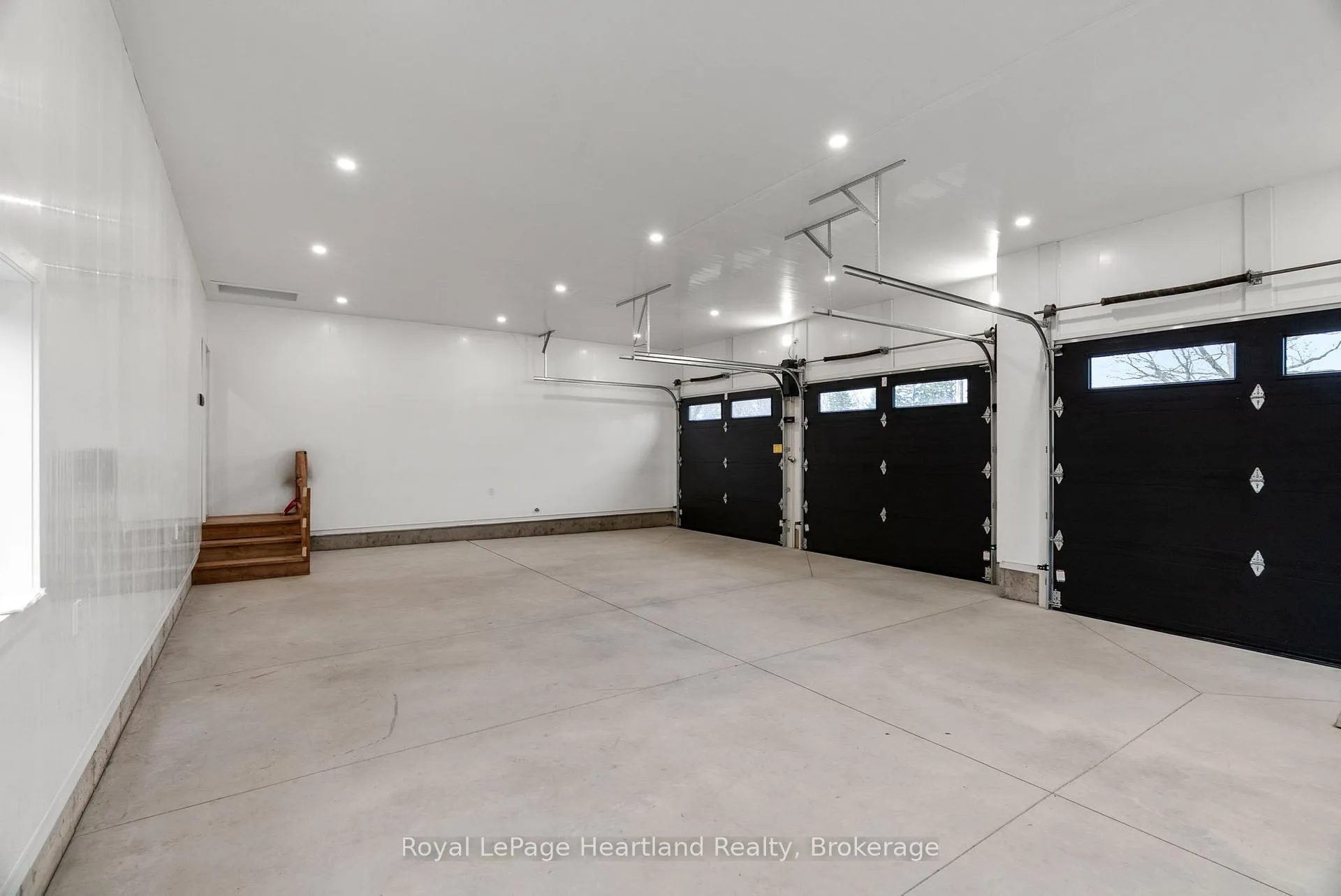 Photo 44 of 345 Turnberry Street, North Huron, Wingham — HOMEH