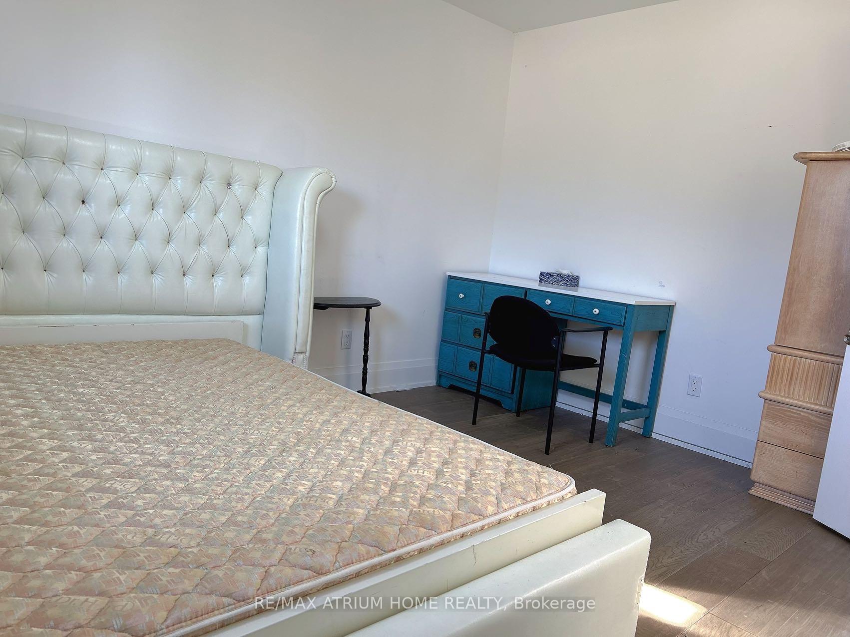 Photo 4 of Unit 2nd fl, 166 Fincham Avenue, Markham, Markham Village — HOMEH
