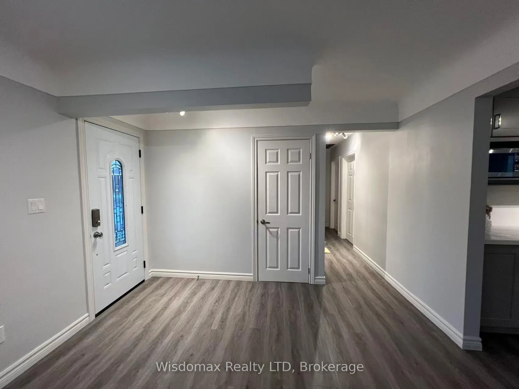 Photo 4 of 3276 Janet Crescent, Niagara Falls, Stamford — HOMEH