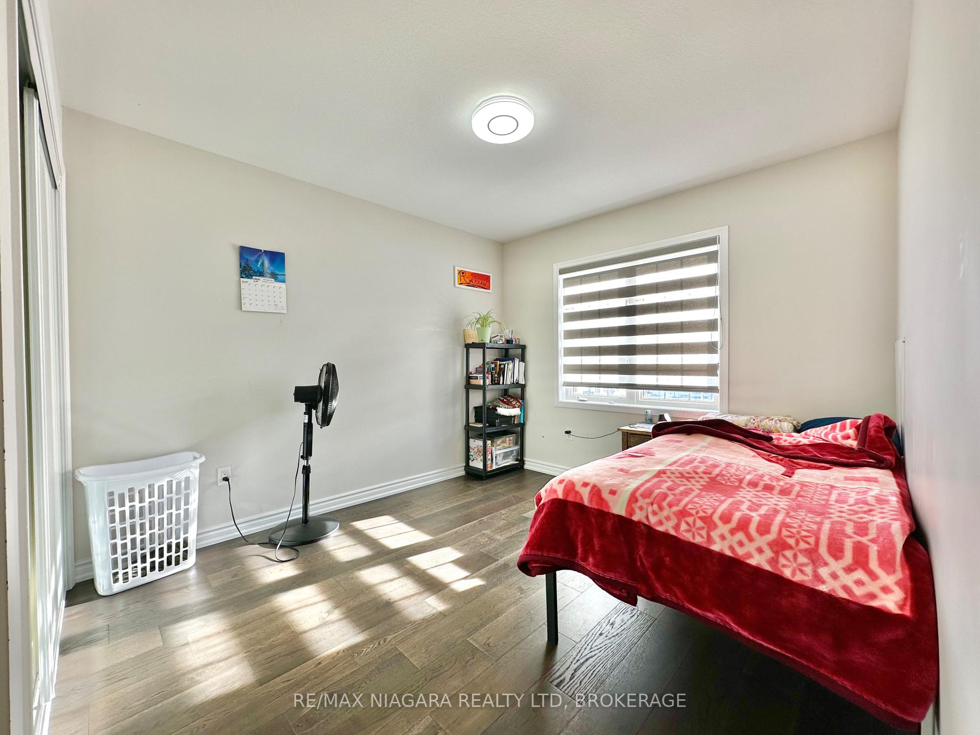 Photo 12 of 7790 Buckeye Crescent, Niagara Falls, Brown — HOMEH