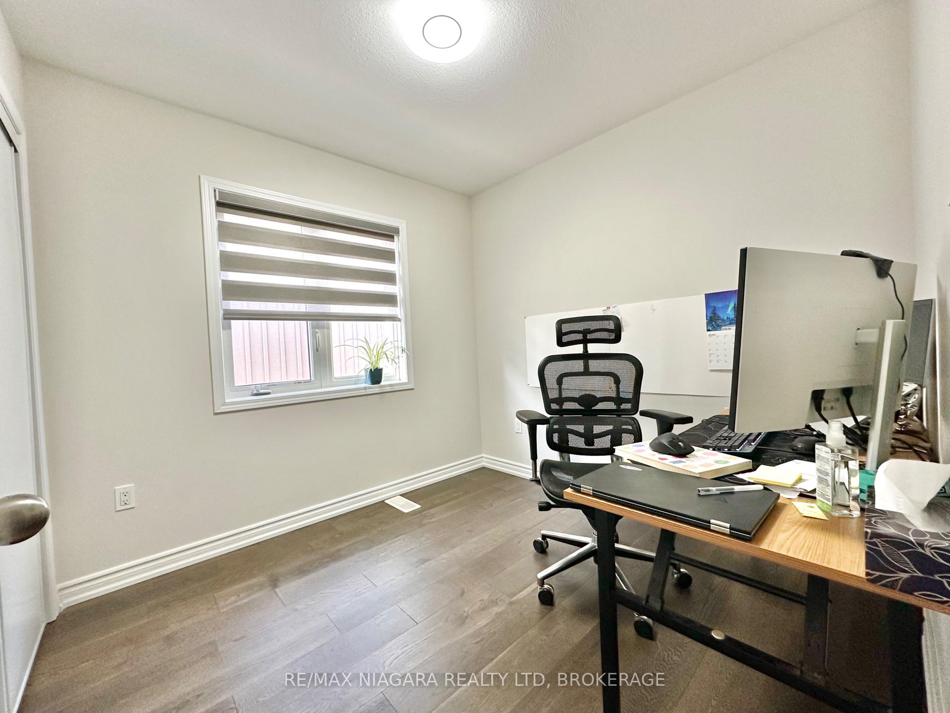 Photo 15 of 7790 Buckeye Crescent, Niagara Falls, Brown — HOMEH