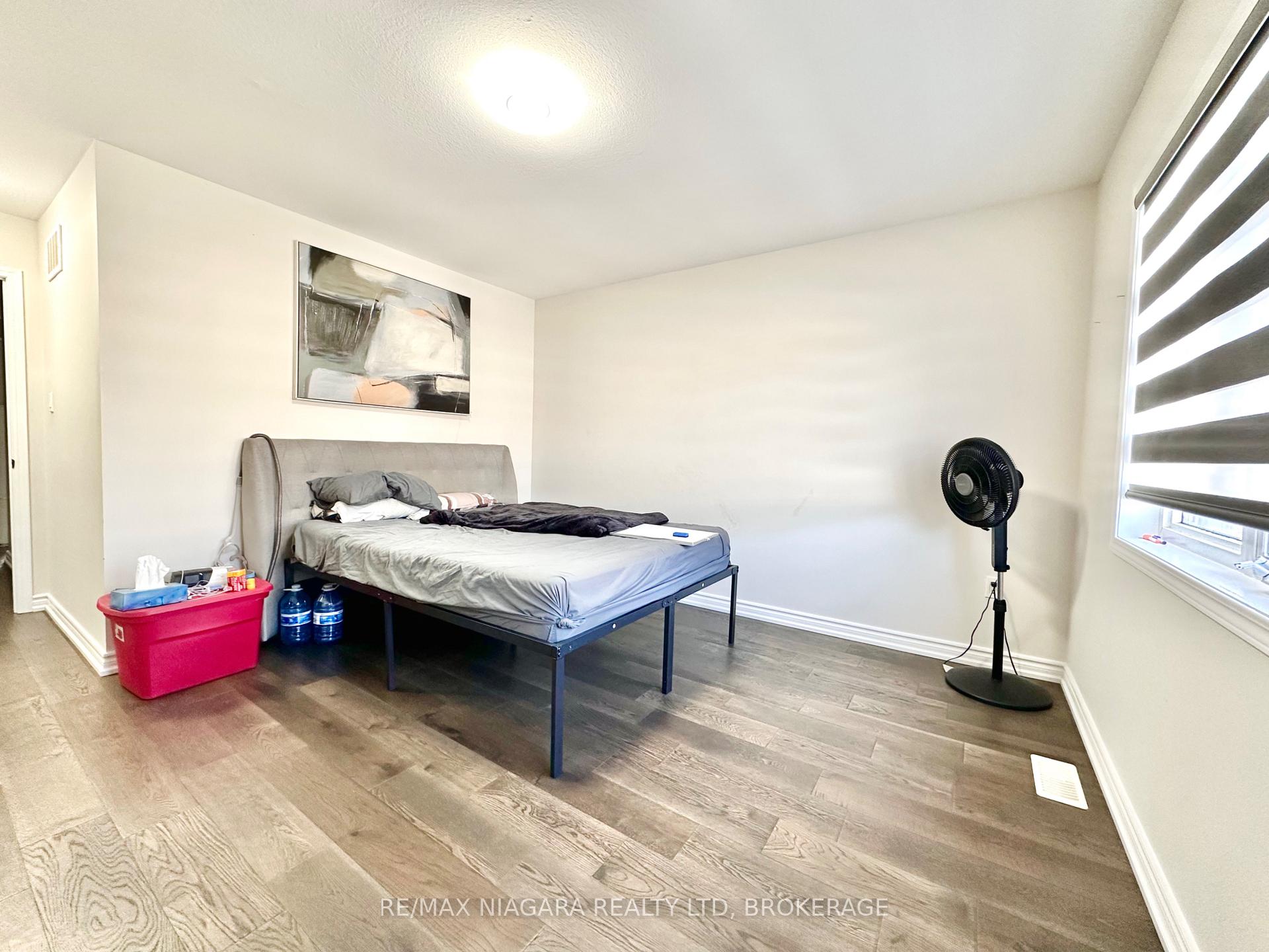 Photo 16 of 7790 Buckeye Crescent, Niagara Falls, Brown — HOMEH