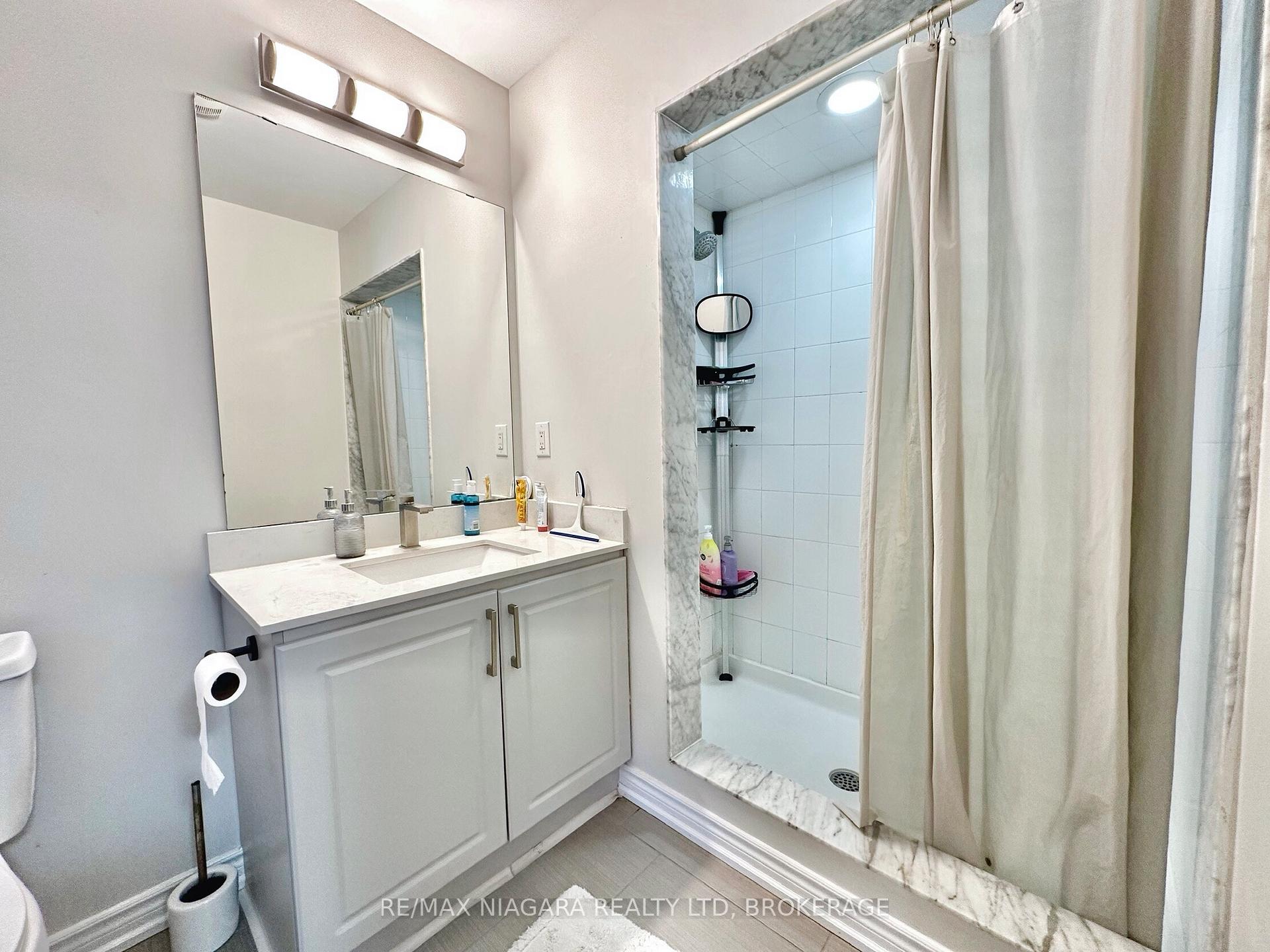 Photo 18 of 7790 Buckeye Crescent, Niagara Falls, Brown — HOMEH