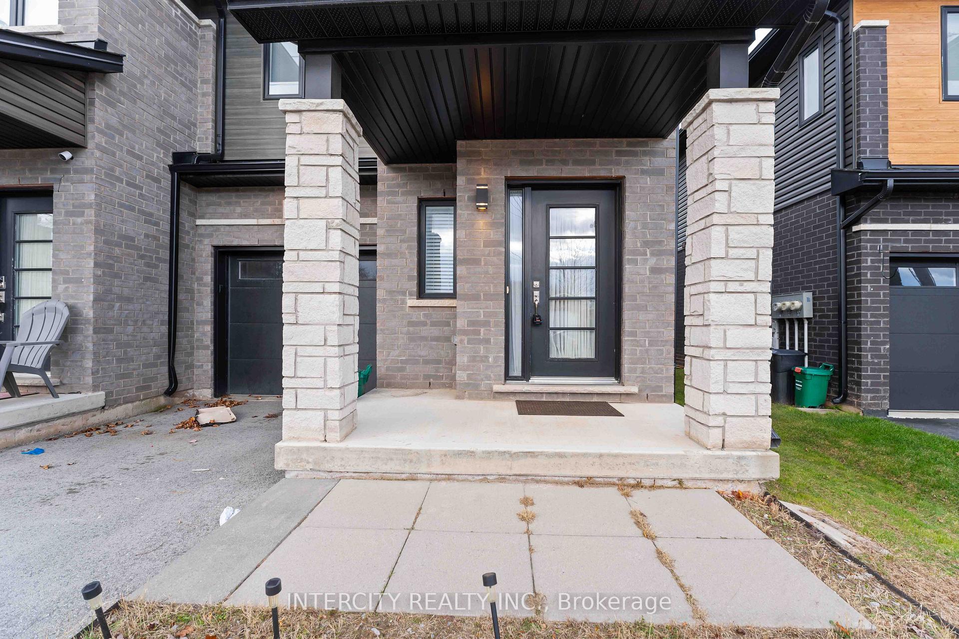 Photo 3 of 6679 Cropp Street, Niagara Falls, Morrison — HOMEH
